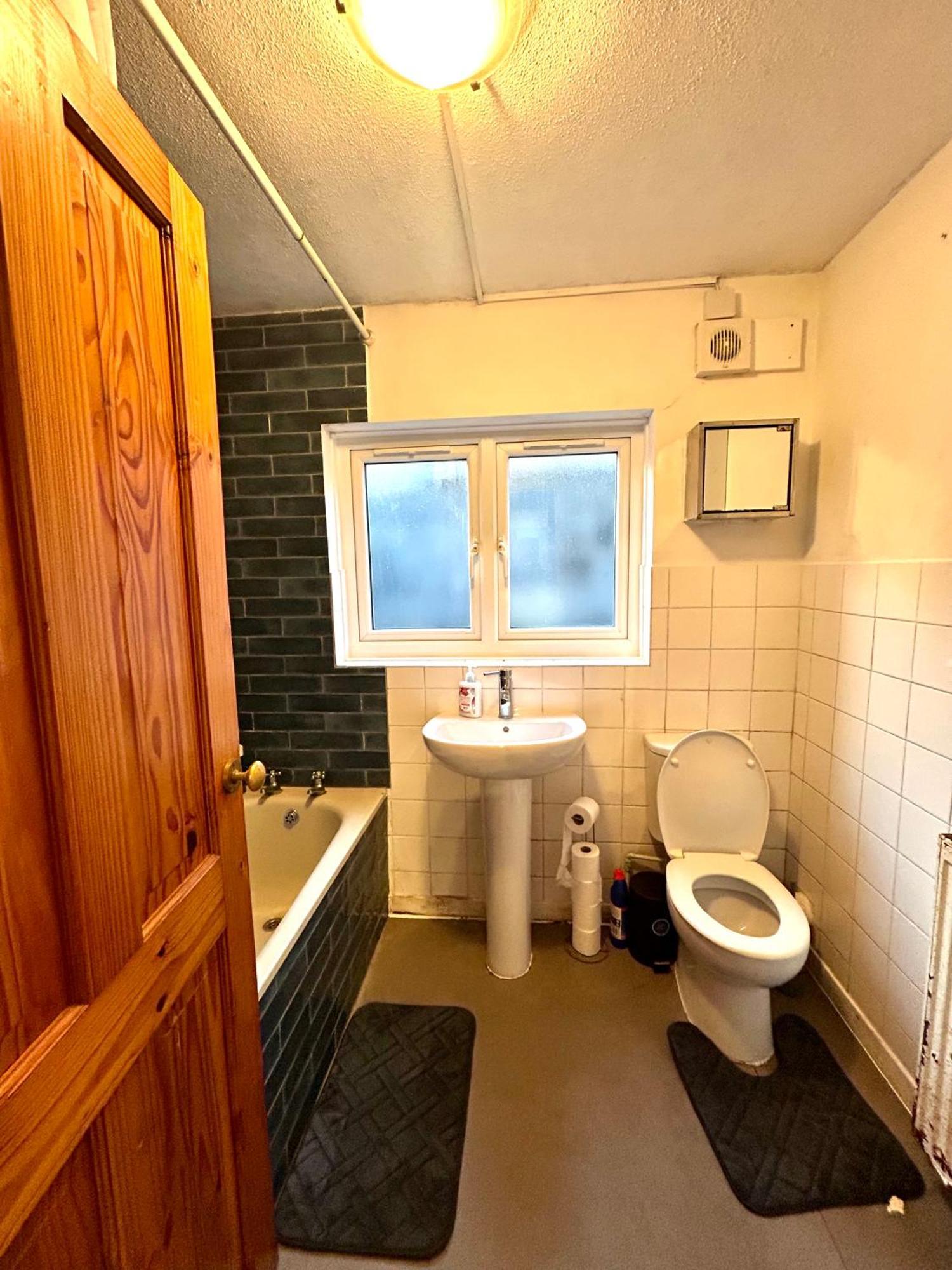 Leilighet Stunning 2bedroom House With Backyard In Stratford *