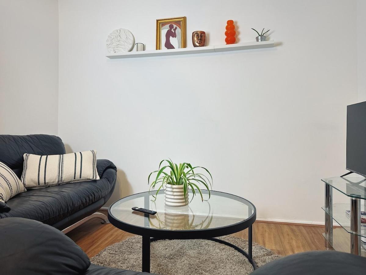 Appartement New Large 2 Bed Flat In
