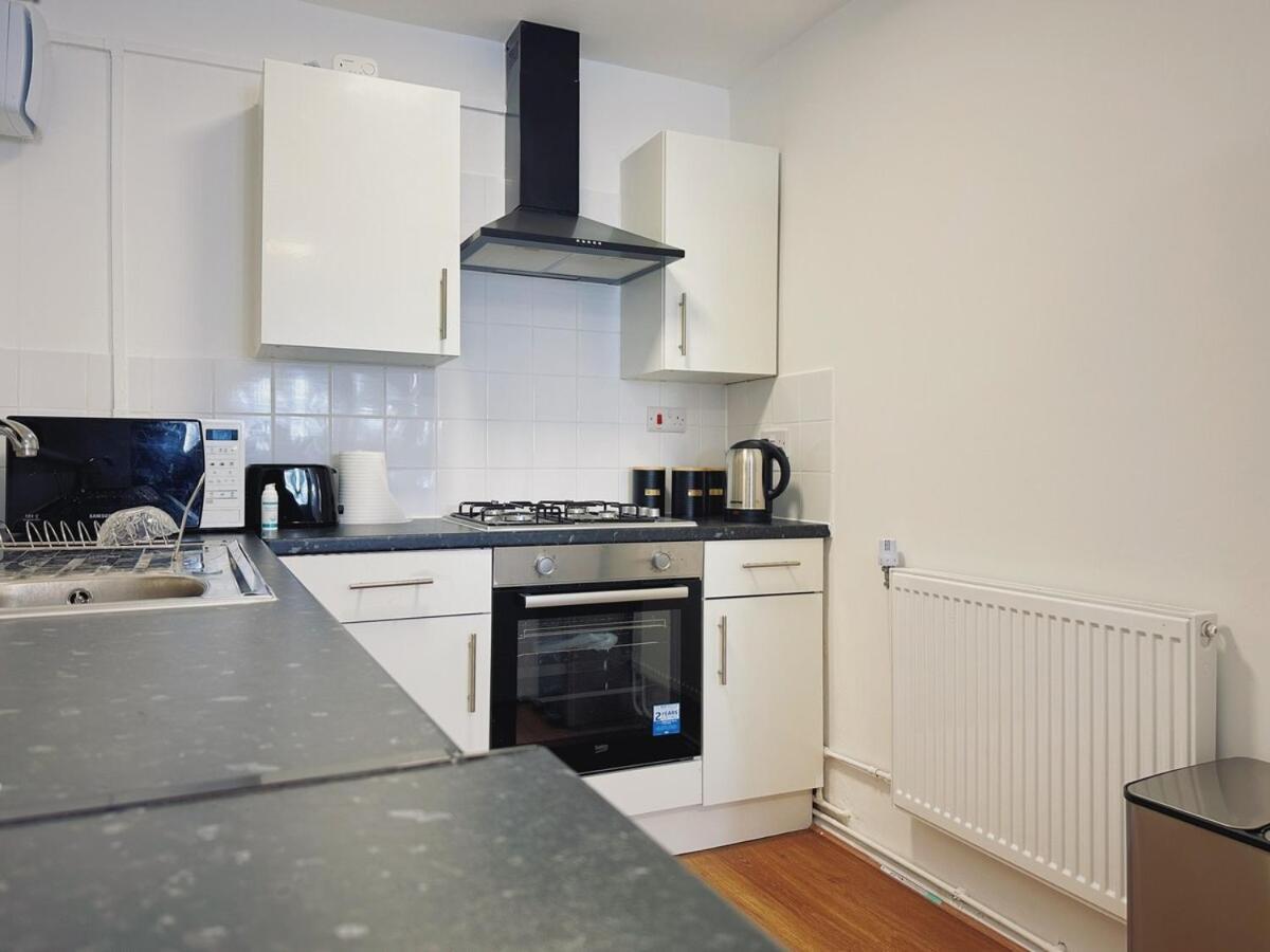 Appartement New Large 2 Bed Flat In