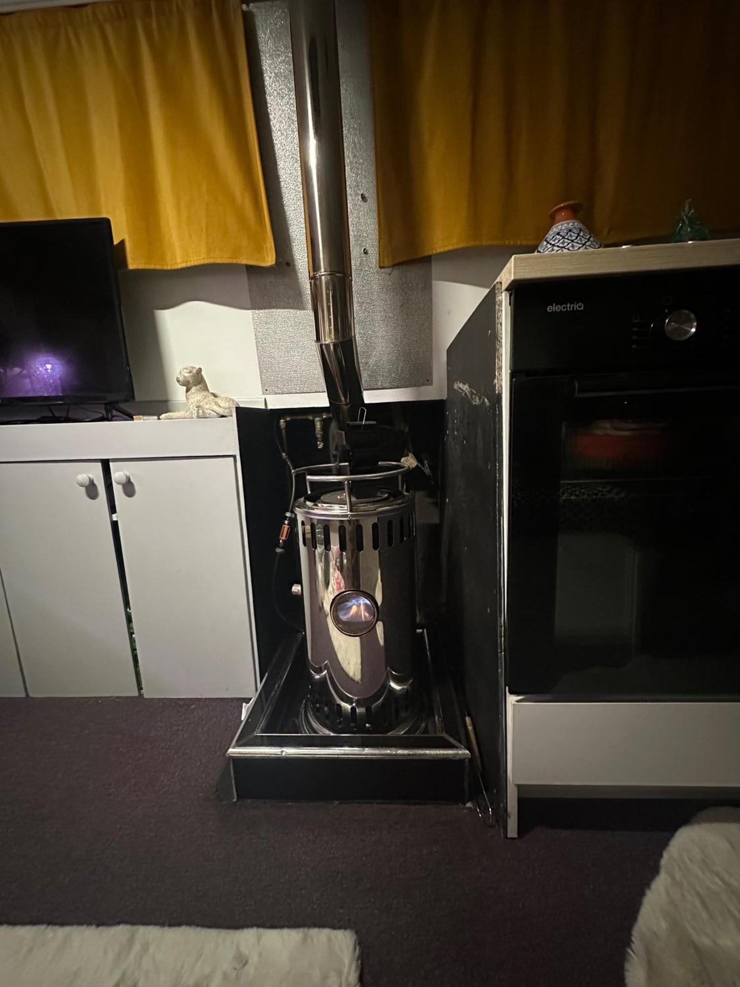 Holiday home Dutch Barge - Sleeps 3 & Cosy Fireplace London