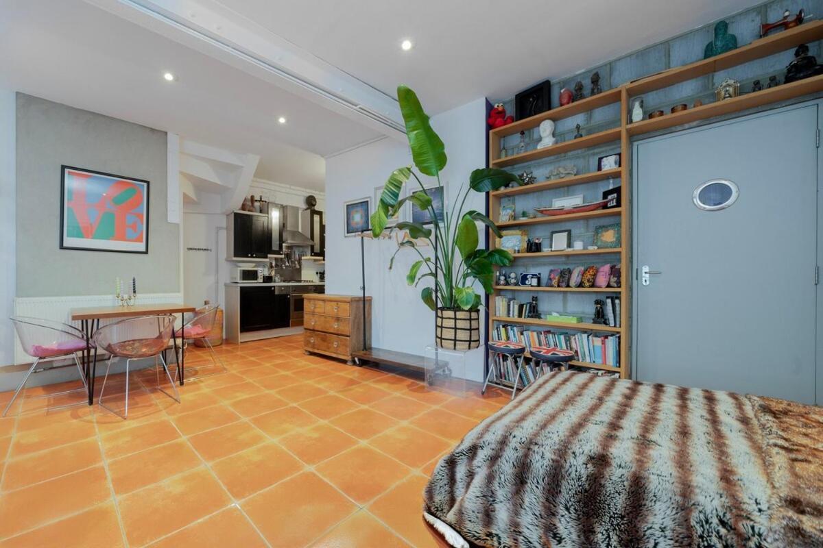 Quirky In Apartment