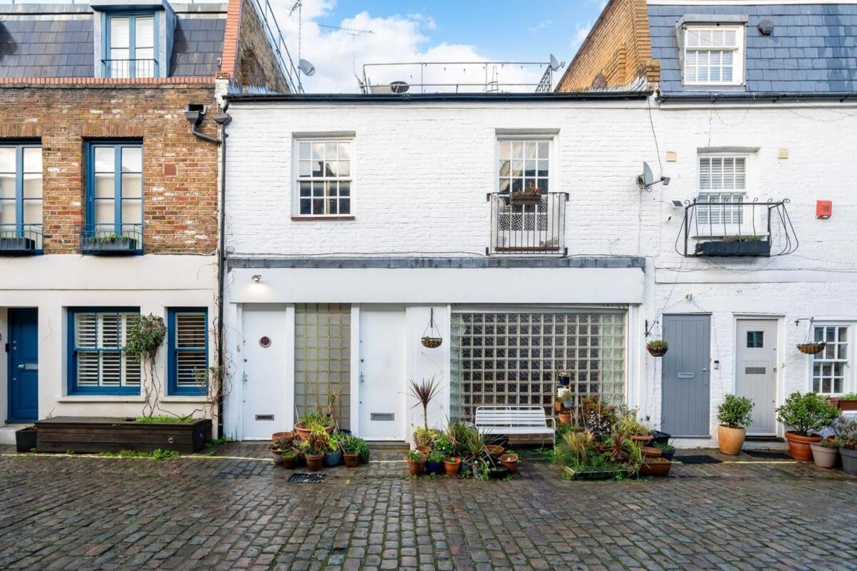 Quirky In Apartment London