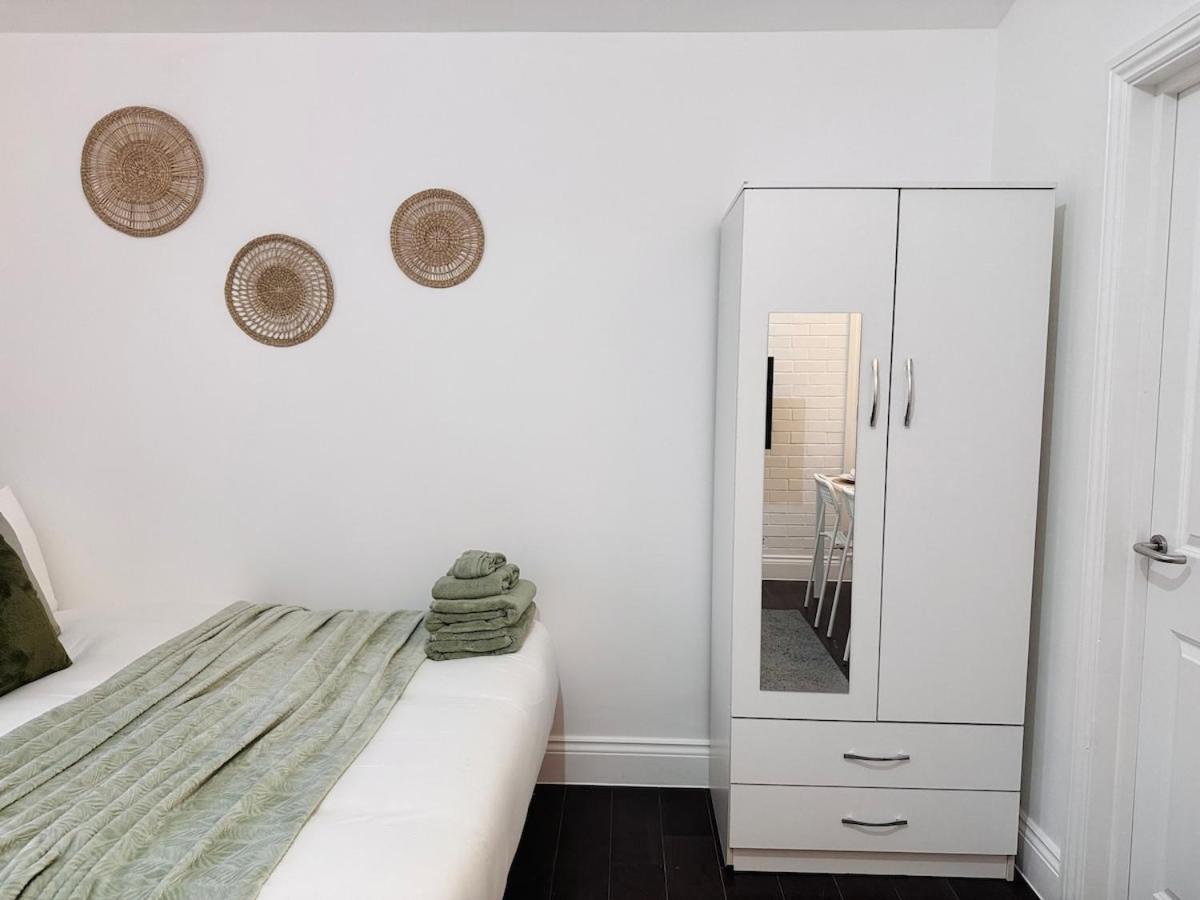 Family Retreat 30min To Apartment