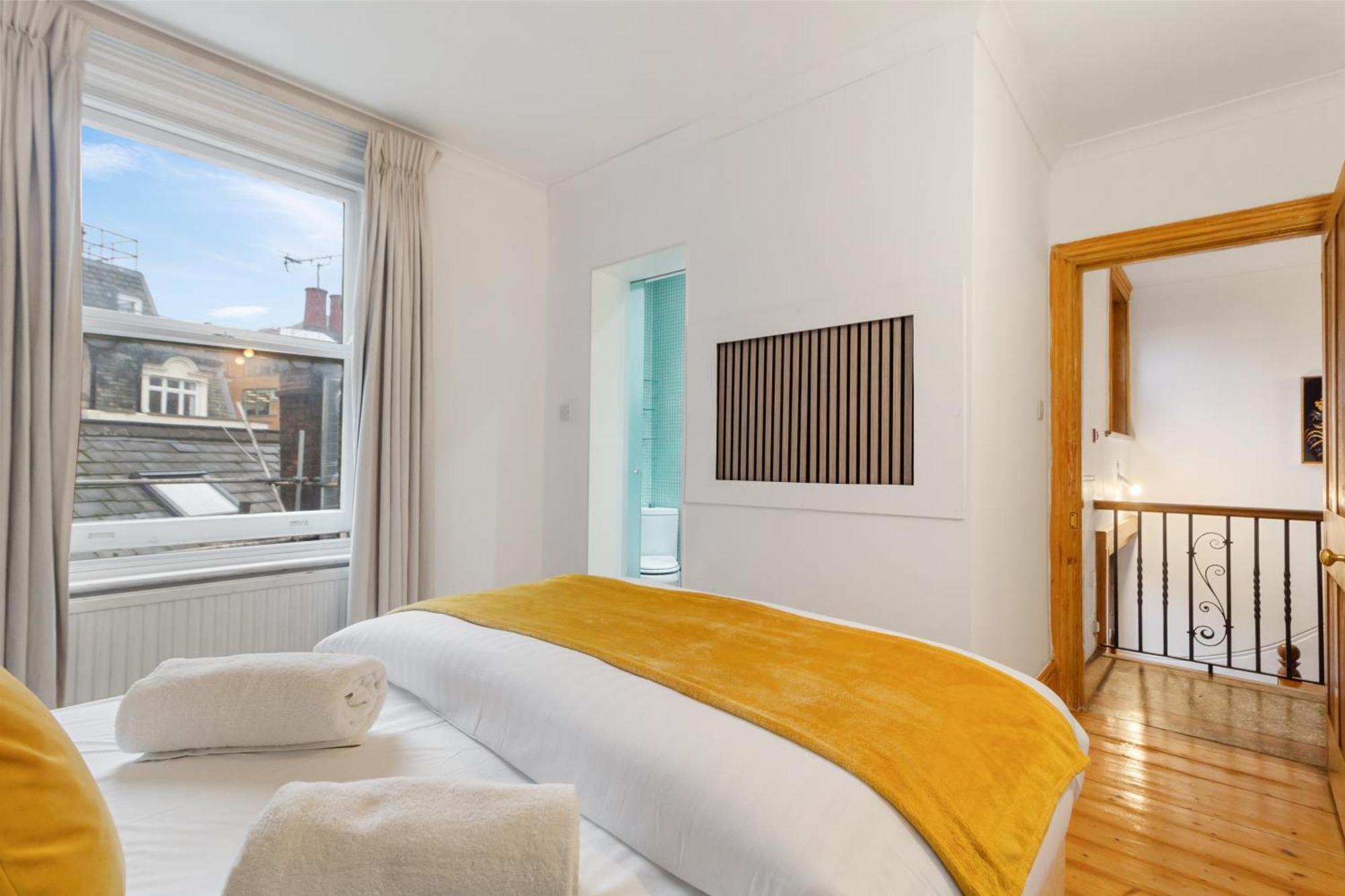 Elegant 3-bedroom In The Heart Of Piccadilly Circus No Lift- 4gl Apartment London