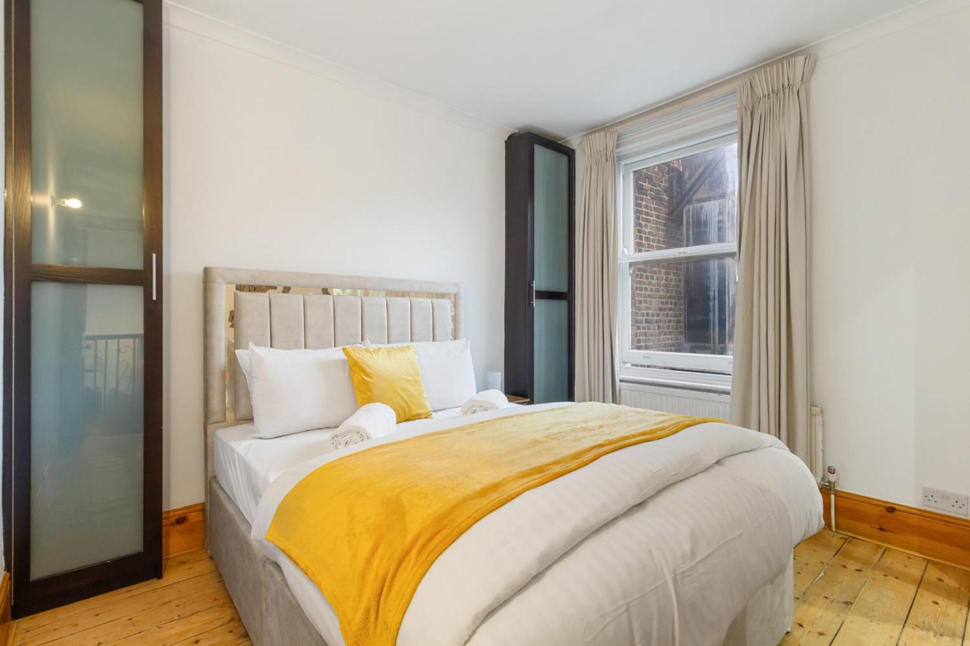 Elegant 3-bedroom In The Heart Of Piccadilly Circus No Lift- 4gl Apartment