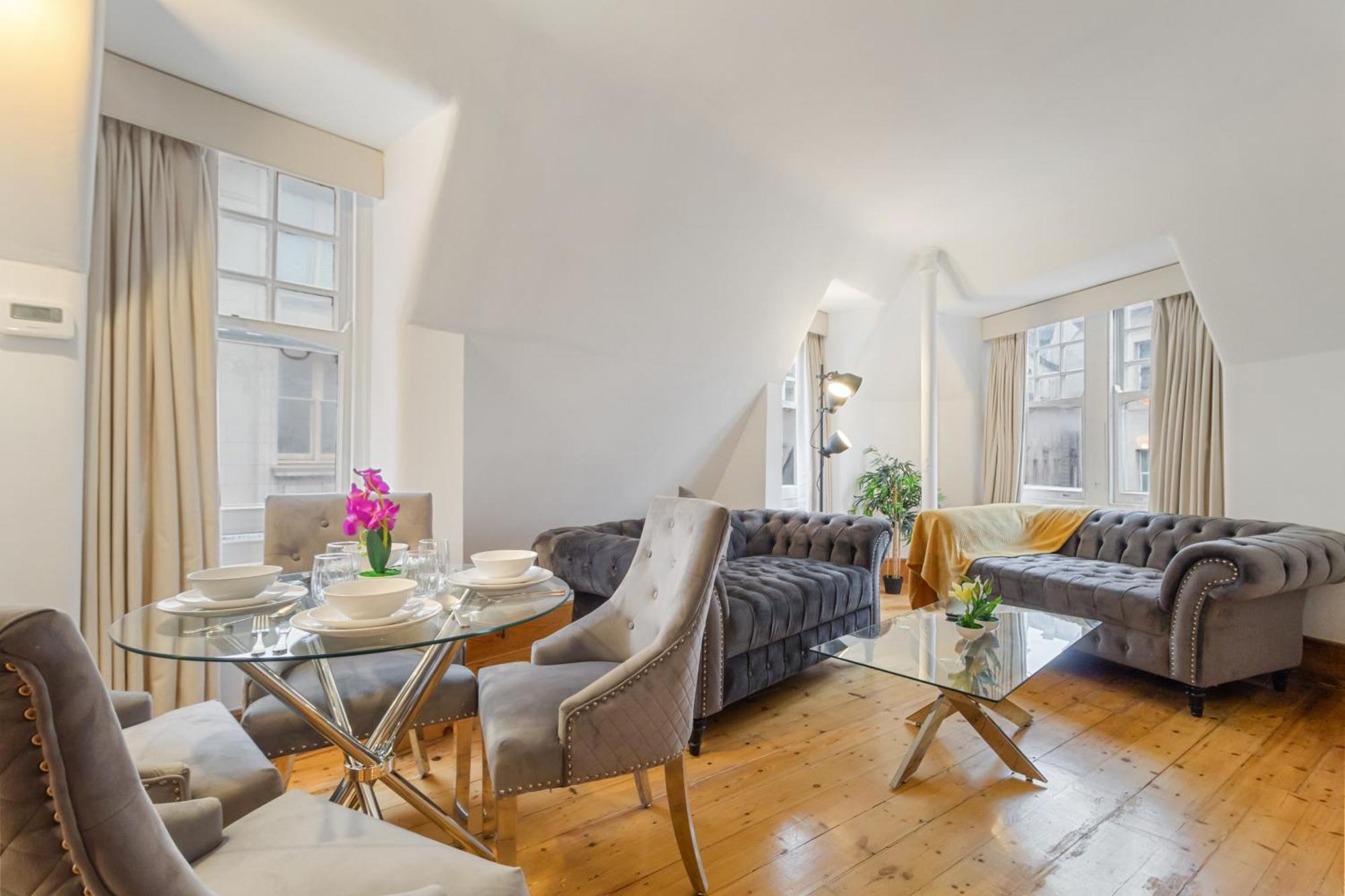 Apartment Elegant 3-bedroom In The Heart Of Piccadilly Circus No Lift- 4gl *