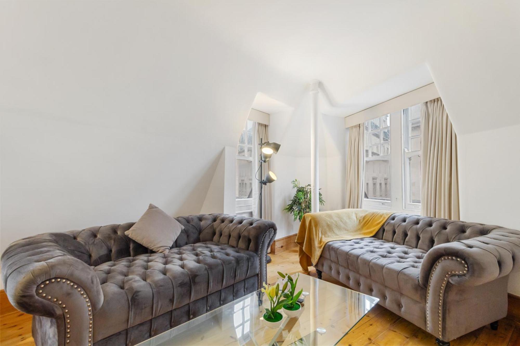 Apartment Elegant 3-bedroom In The Heart Of Piccadilly Circus No Lift- 4gl