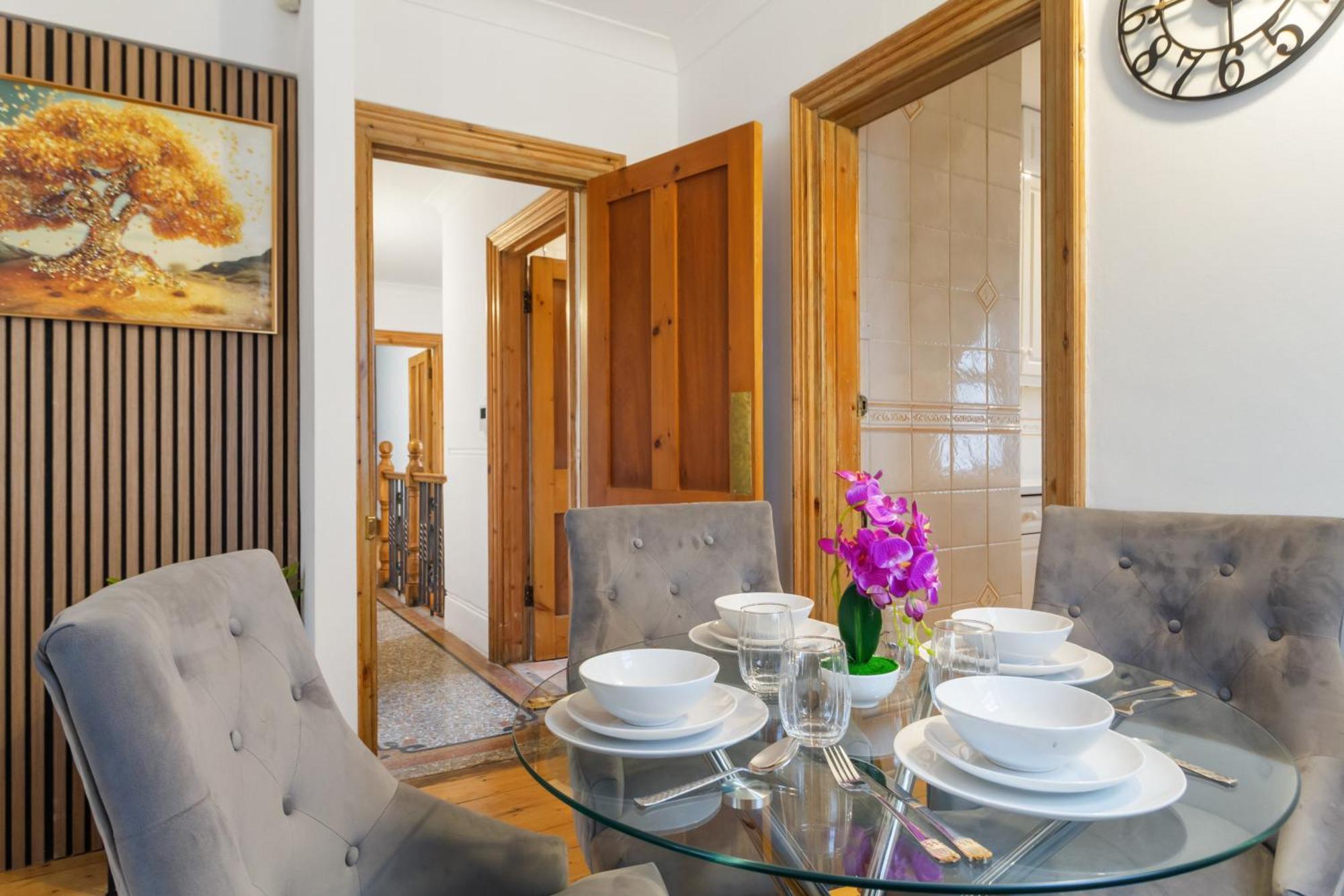 Apartment Elegant 3-bedroom In The Heart Of Piccadilly Circus No Lift- 4gl *