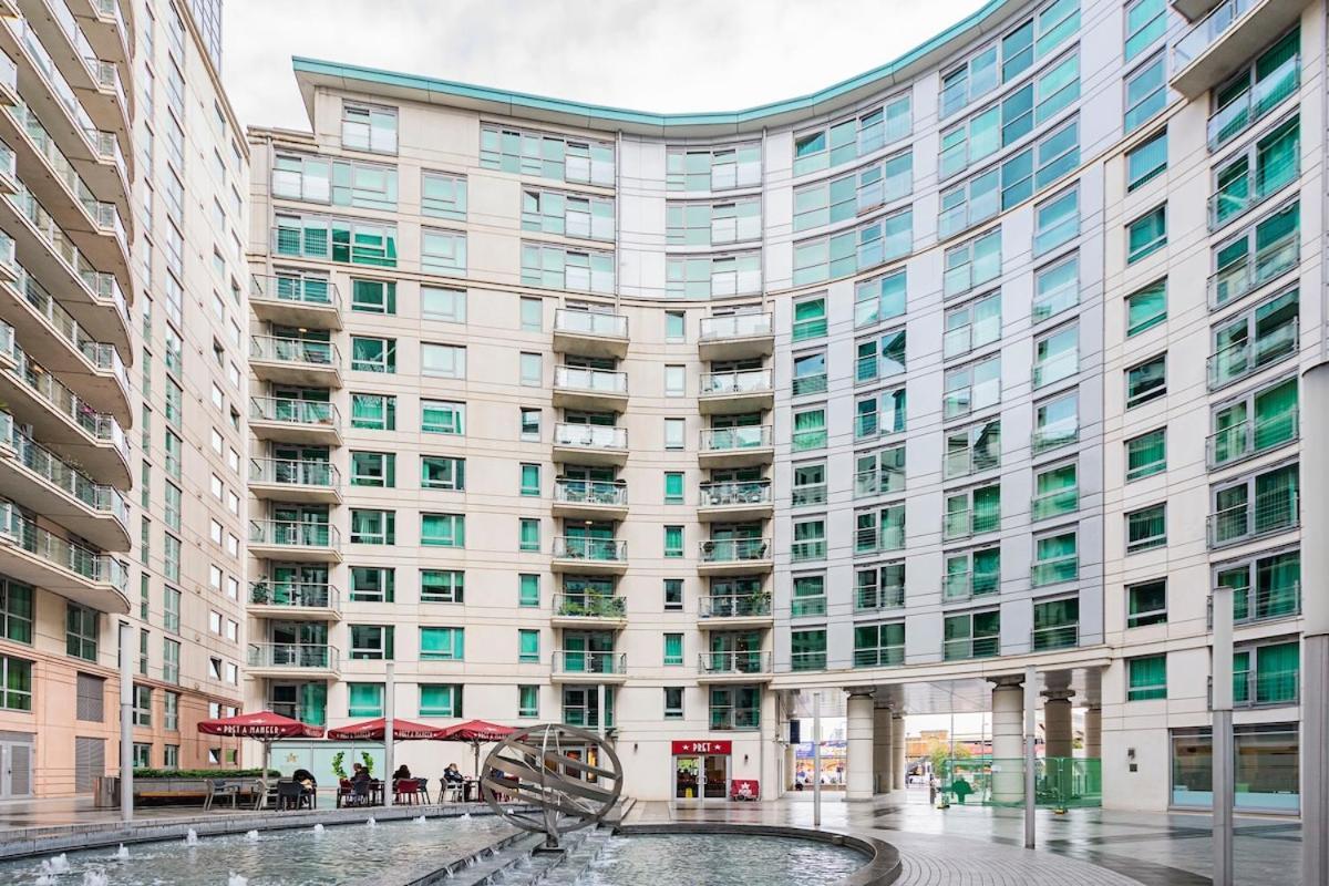 2 Bedroom , Zone 1 , 2 Mins Walk Tube , Offers , Sleeps 5 Apartment *