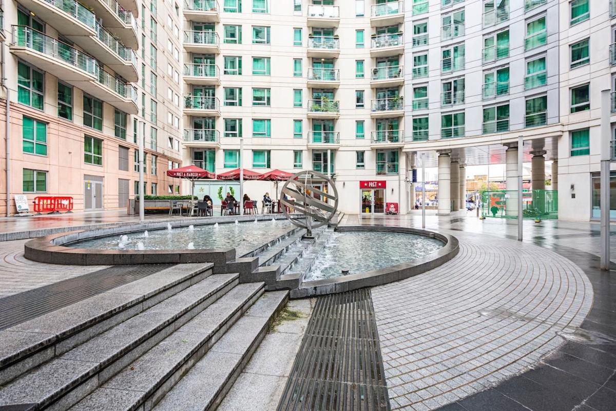 2 Bedroom , Zone 1 , 2 Mins Walk Tube , Offers , Sleeps 5 Apartment London