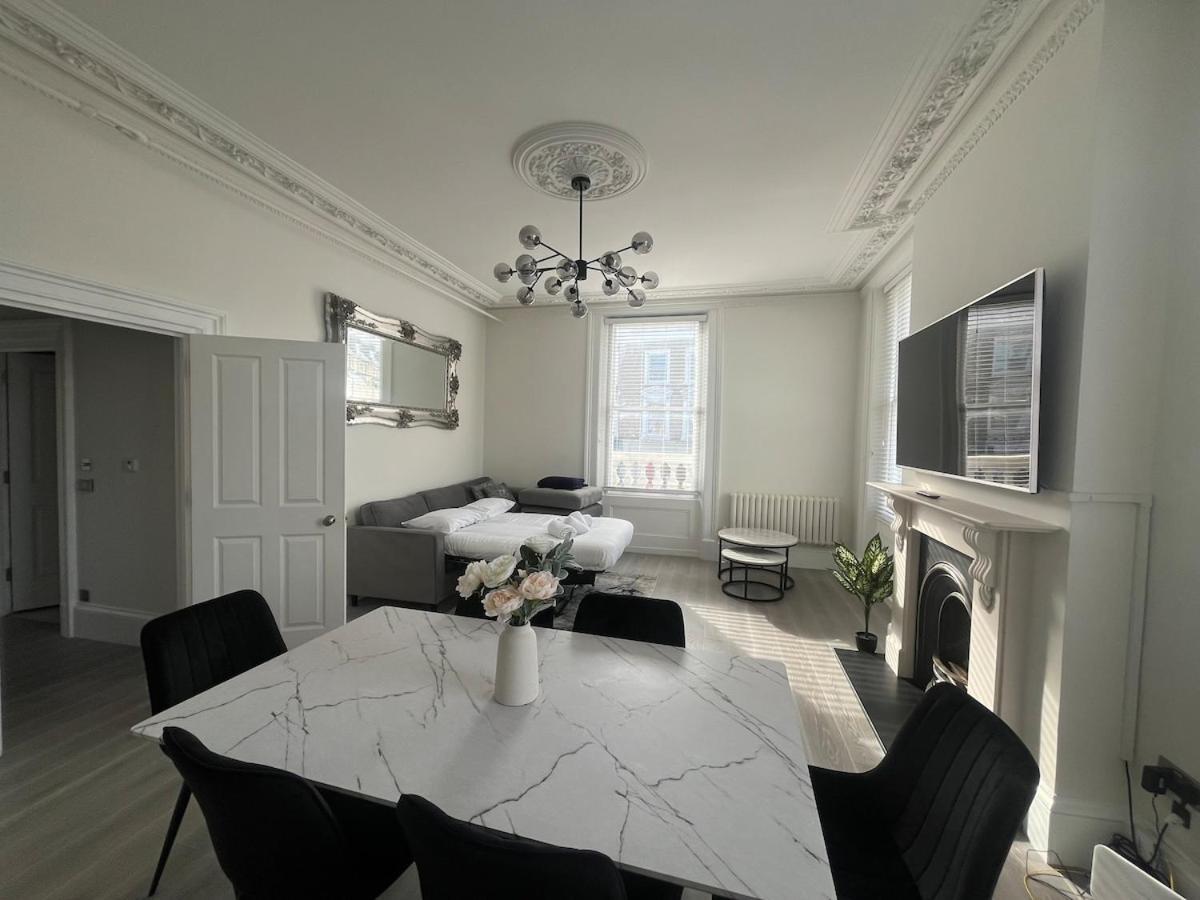 - Chalk Farm Station Apartment