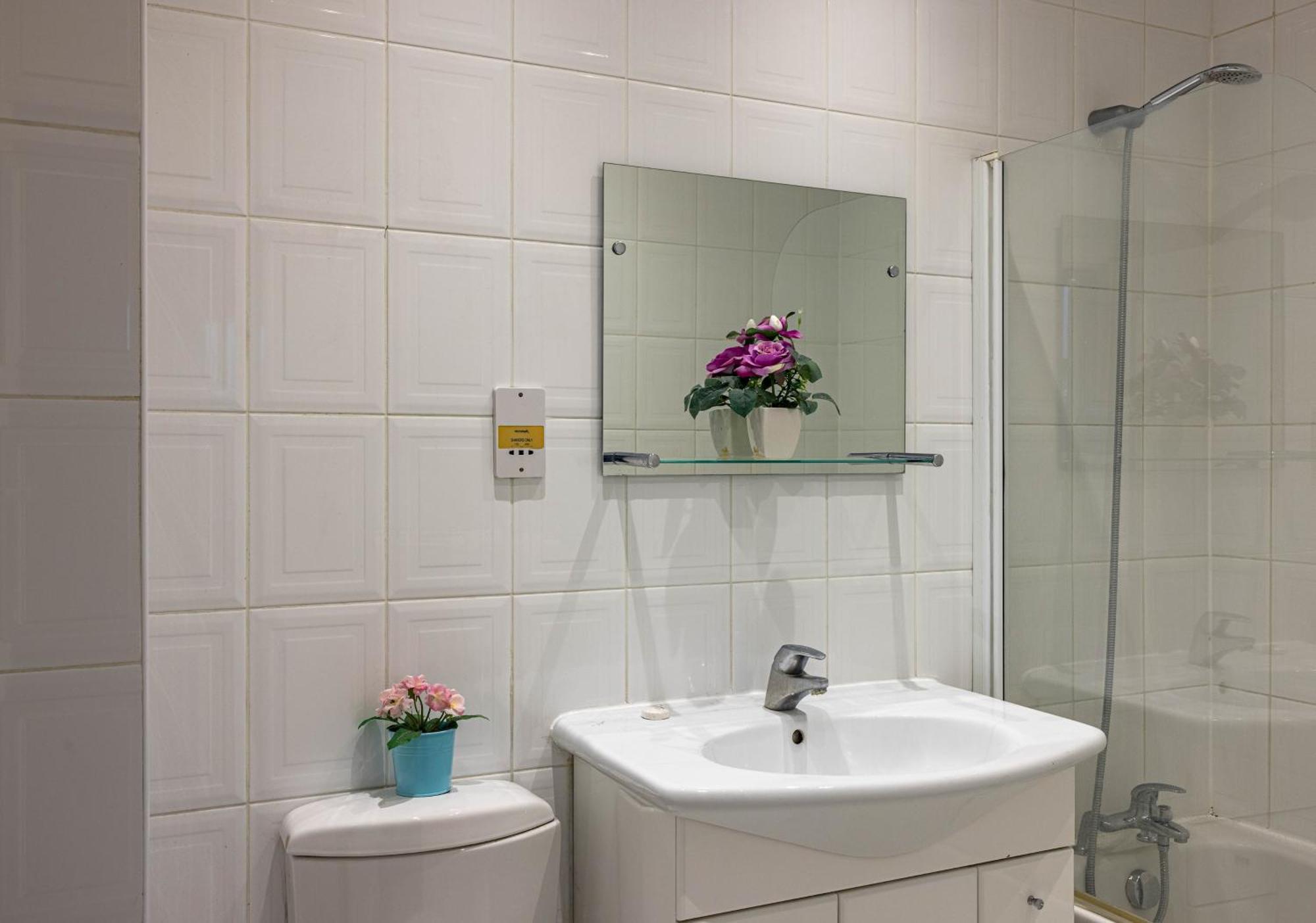 4-bdr Stunning Kensington Penthouse * London