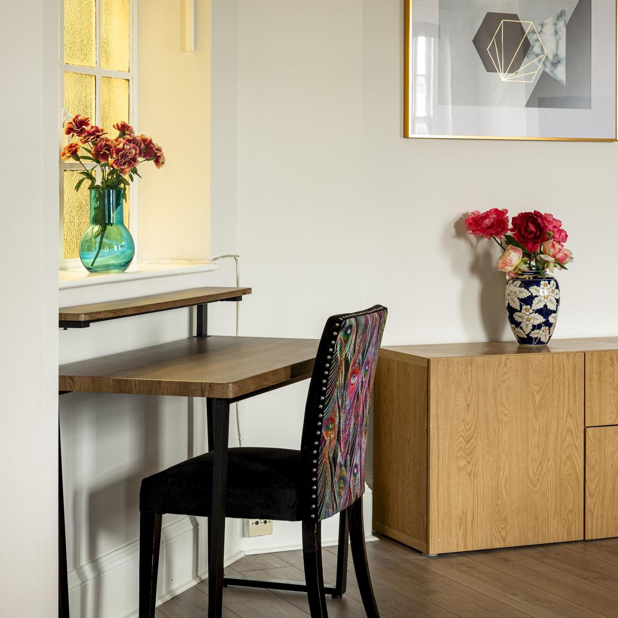 Apartment 4-bdr Stunning Kensington Penthouse London
