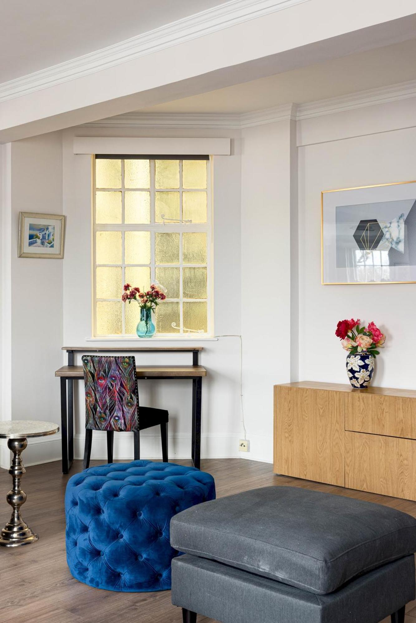 Apartment 4-bdr Stunning Kensington Penthouse London