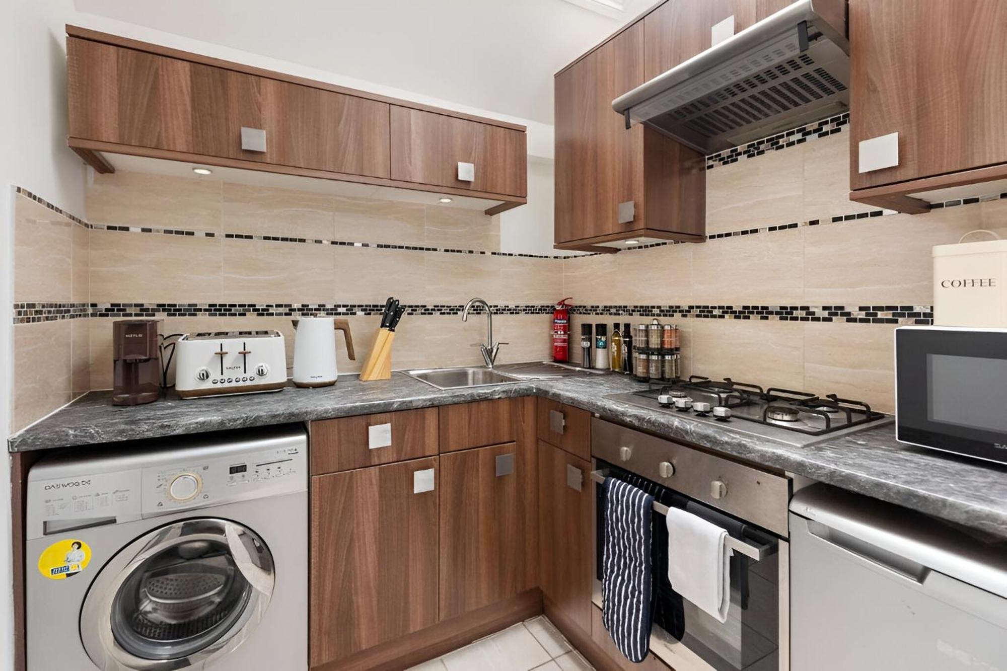 Urban Vibes, Modern 2br Flat In Prime Spot Apartment London