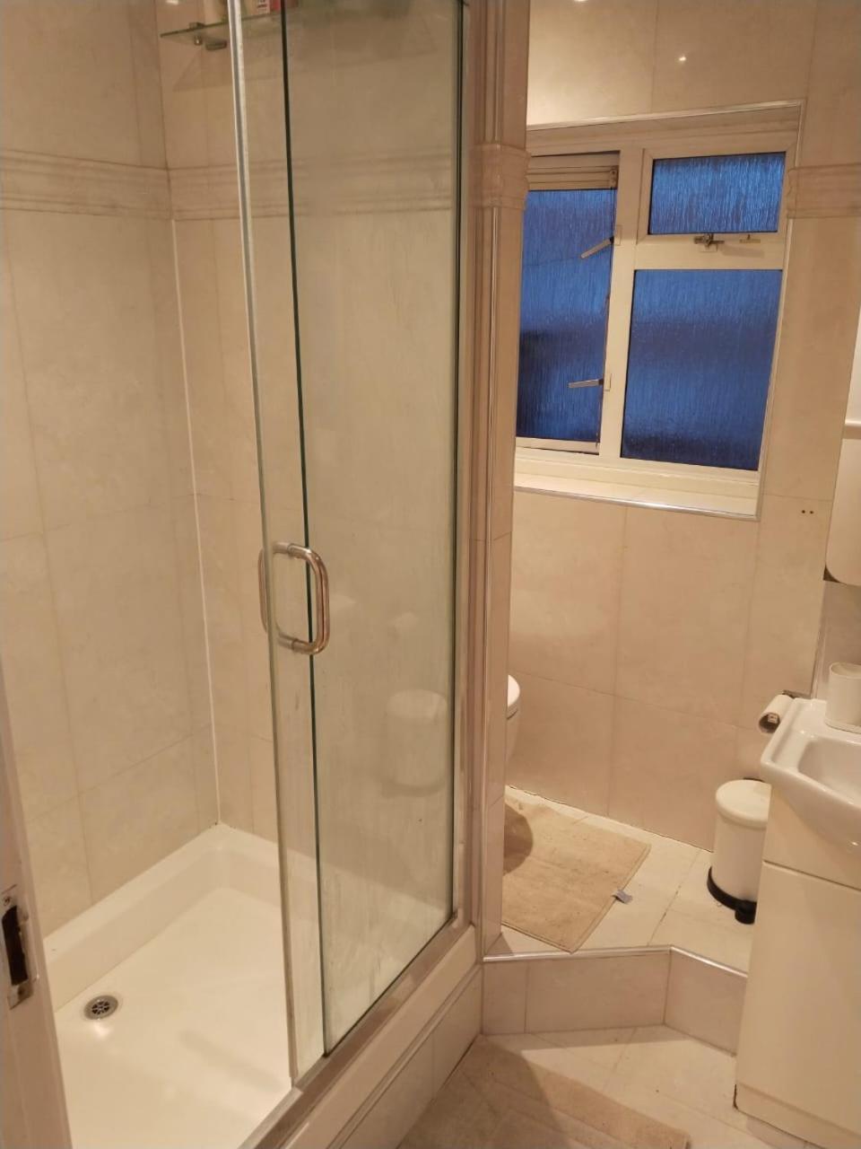 Apartment Royal Height - 3 Bed In Wembley London