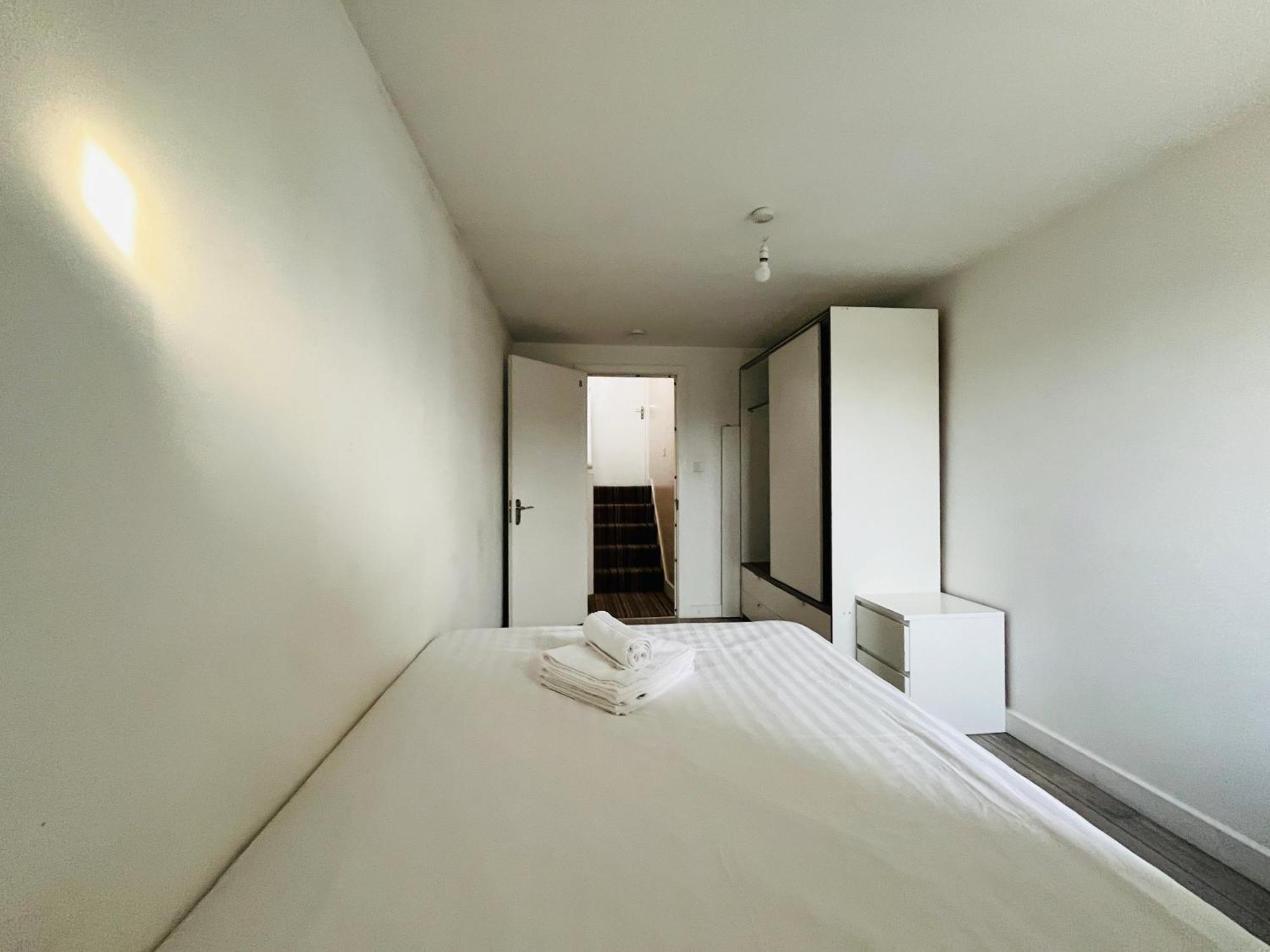 Double In Attractive Modern Victorian House Homestay *
