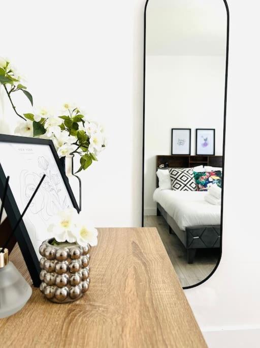 Newly Refurbished Flat In The Heart Of Apartment *