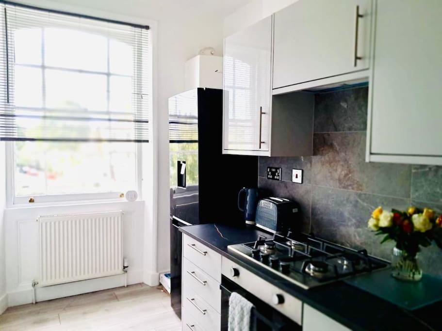 Newly Refurbished Flat In The Heart Of Apartment