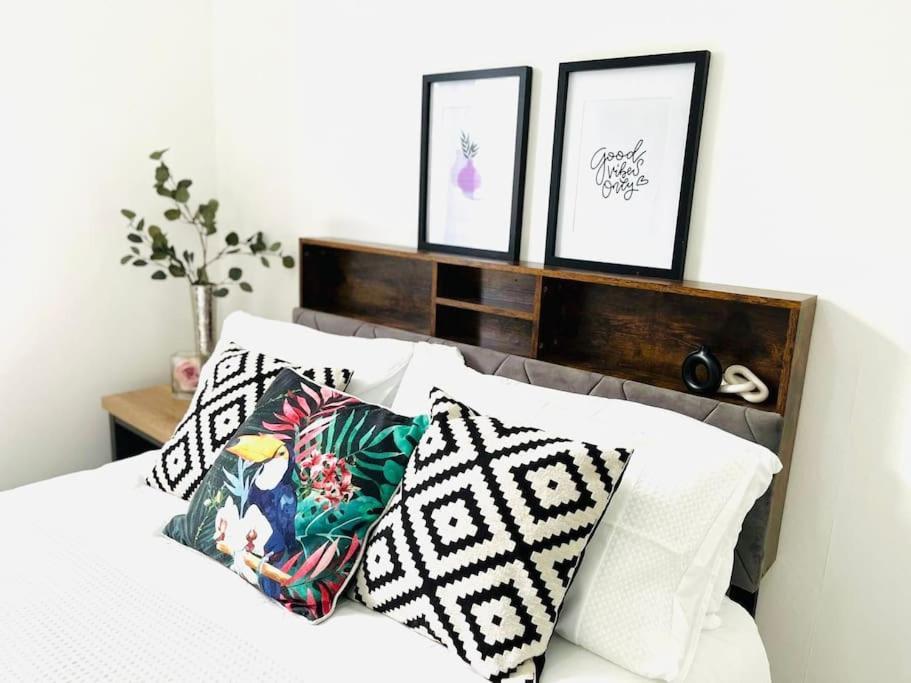 Newly Refurbished Flat In The Heart Of Apartment *