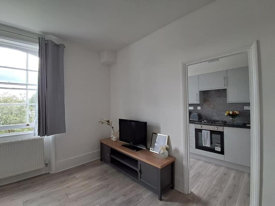 Newly Refurbished Flat In The Heart Of London