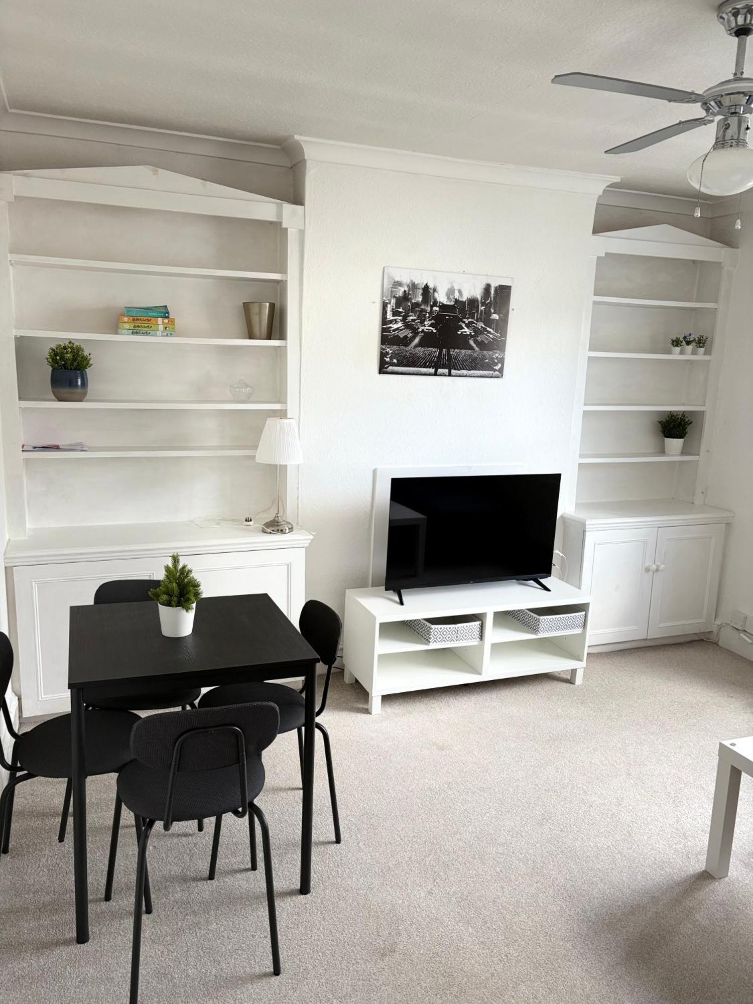 1 Bed In Shepherds Bush-westfield London