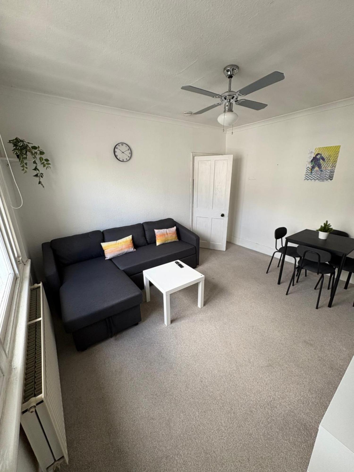 1 Bed In Shepherds Bush-westfield Apartment