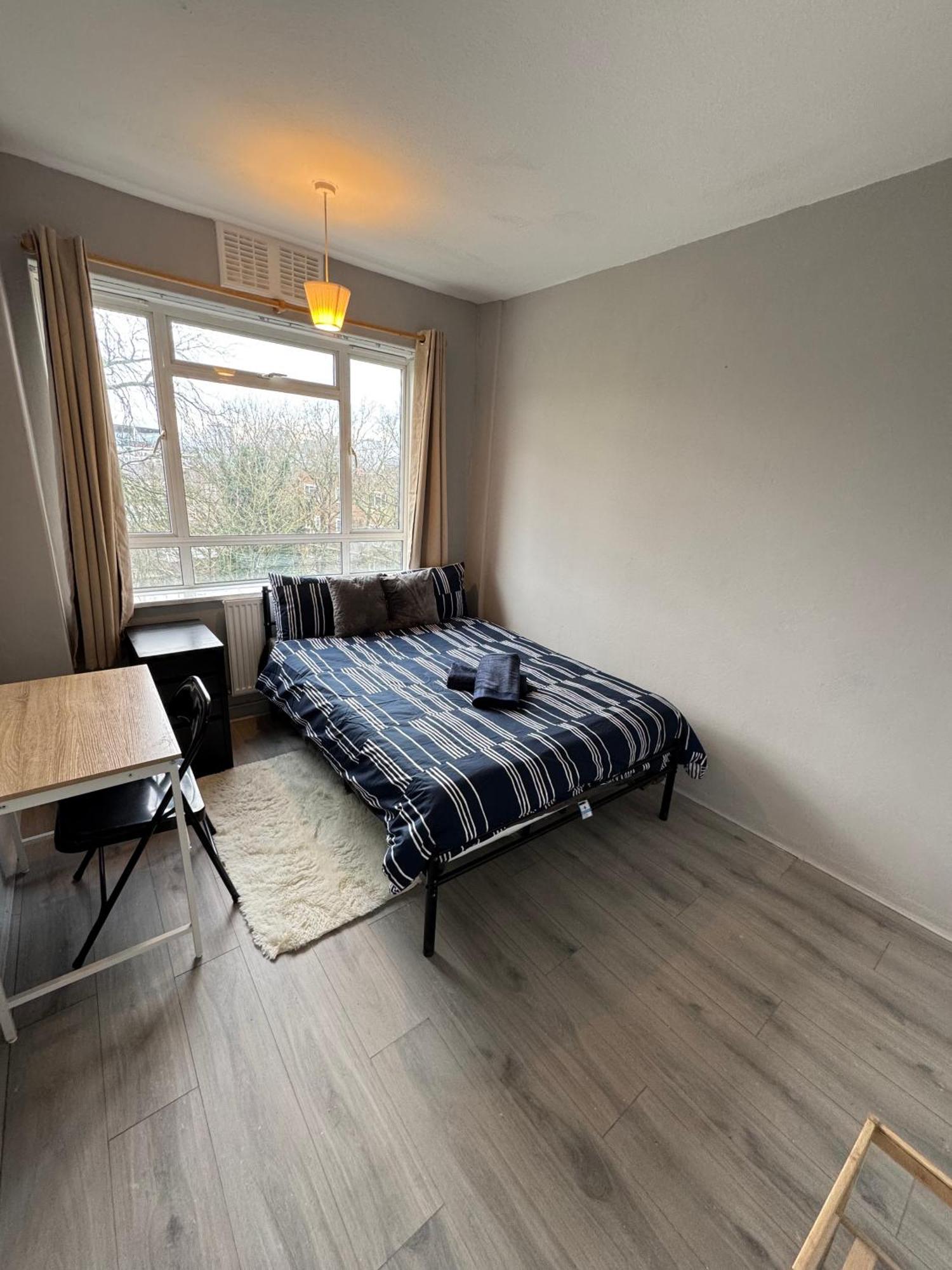 Huge 5 Bedroom Flat For 10 People 2 Min Away From Emirates Stadium Zone 2 *