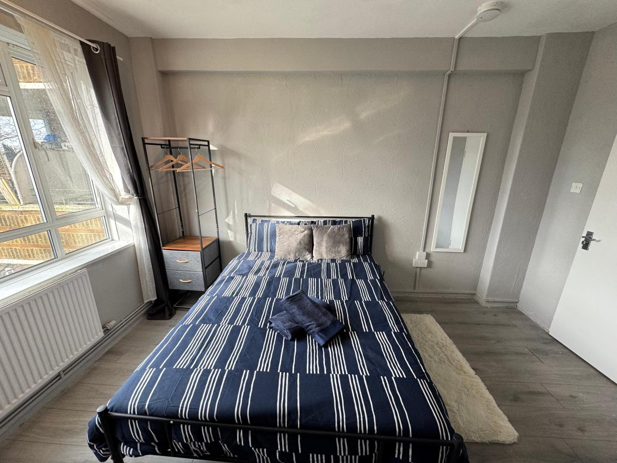Huge 5 Bedroom Flat For 10 People 2 Min Away From Emirates Stadium Zone 2 Apartment