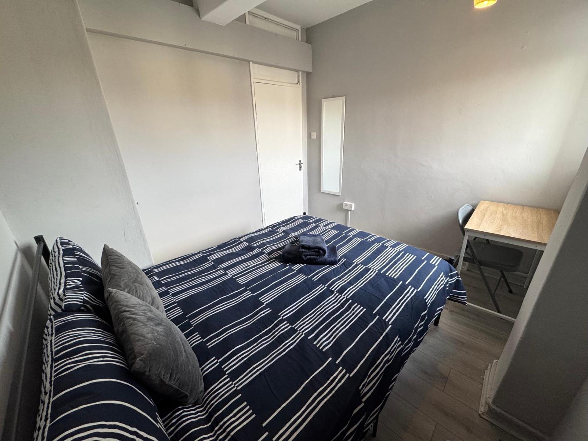 Huge 5 Bedroom Flat For 10 People 2 Min Away From Emirates Stadium Zone 2 Apartment *