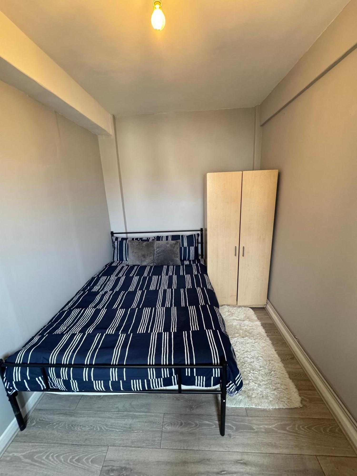 Huge 5 Bedroom Flat For 10 People 2 Min Away From Emirates Stadium Zone 2 Apartment
