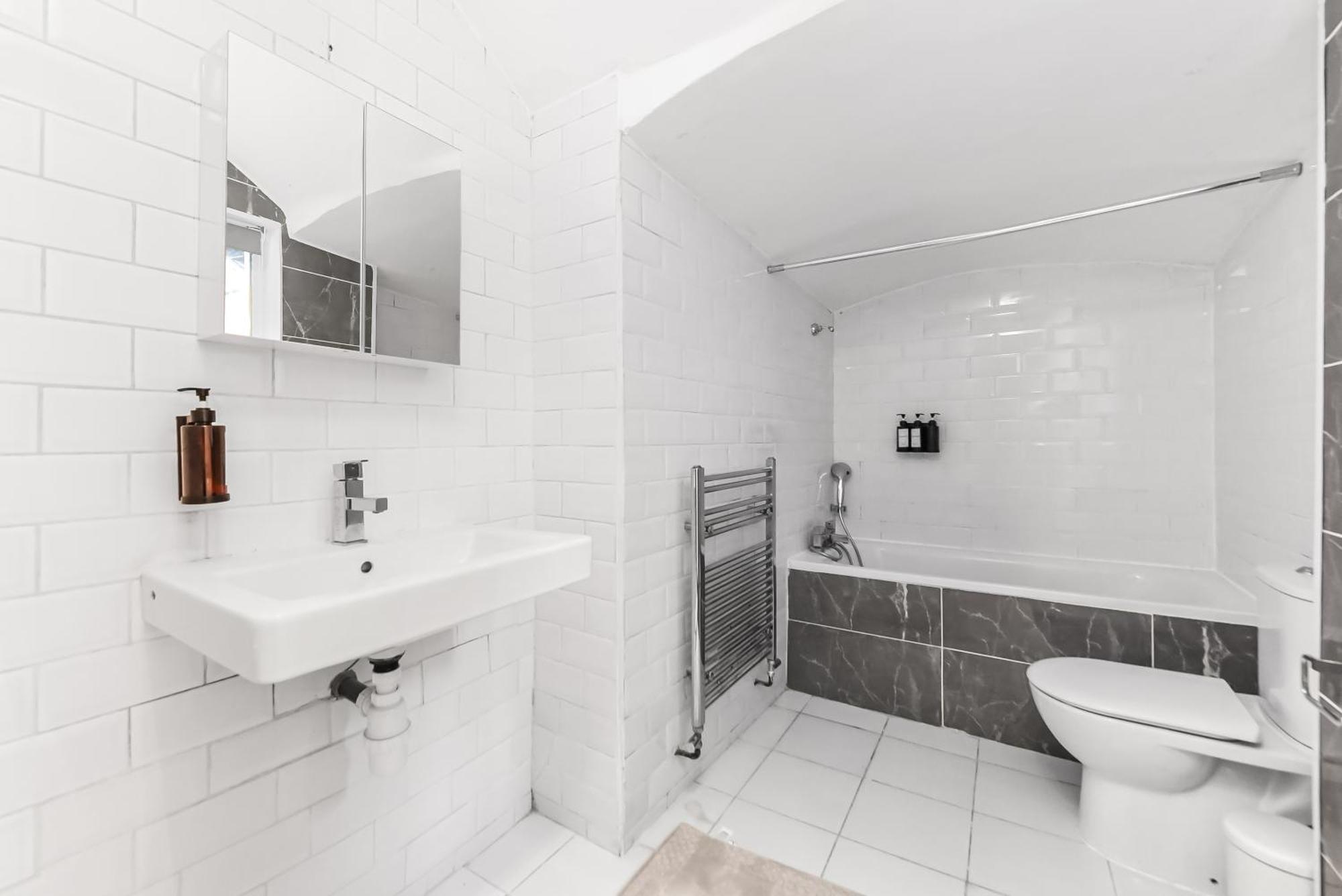 2br Collingham Place Earls Court * London
