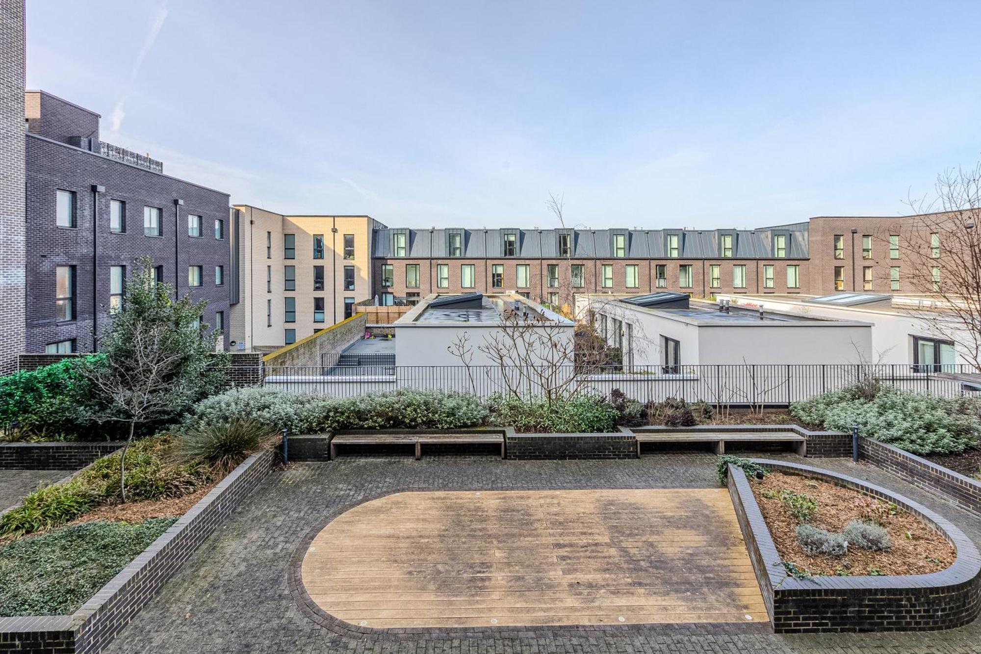 Bright 1 Bdr With Terrace & Great Travel Links Apartamento Londres