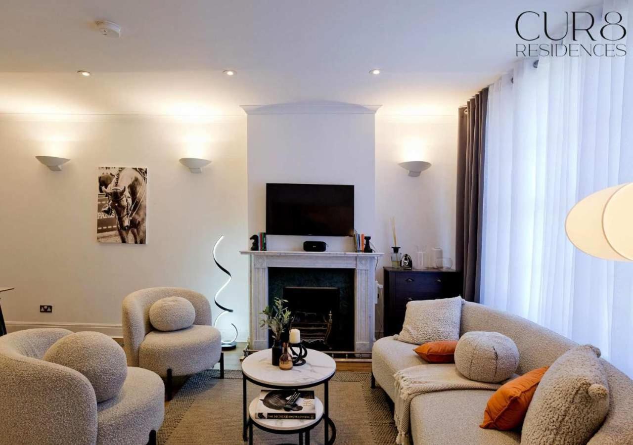 Charming Mews House In The Heart Of South Kensington *