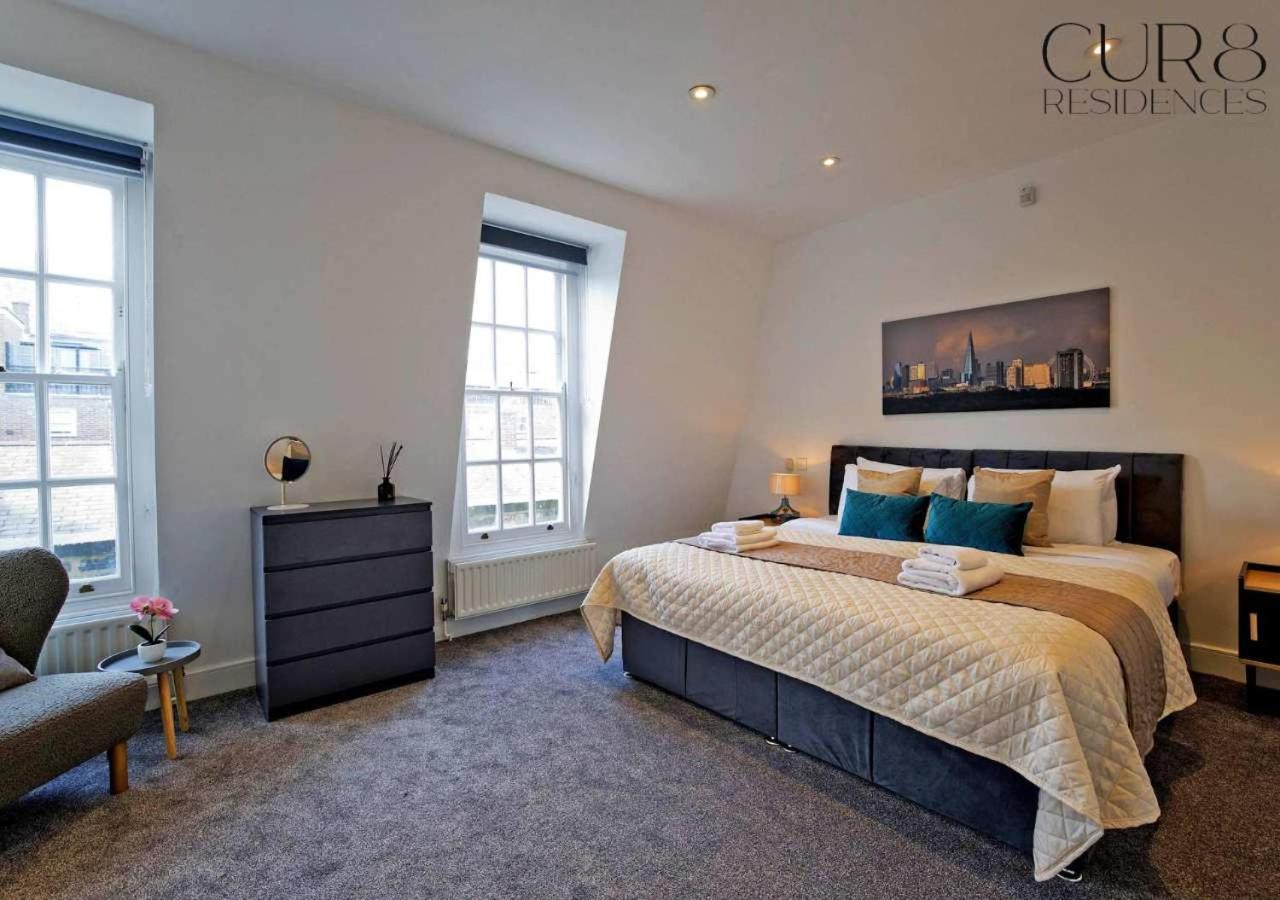 Charming Mews House In The Heart Of South Kensington