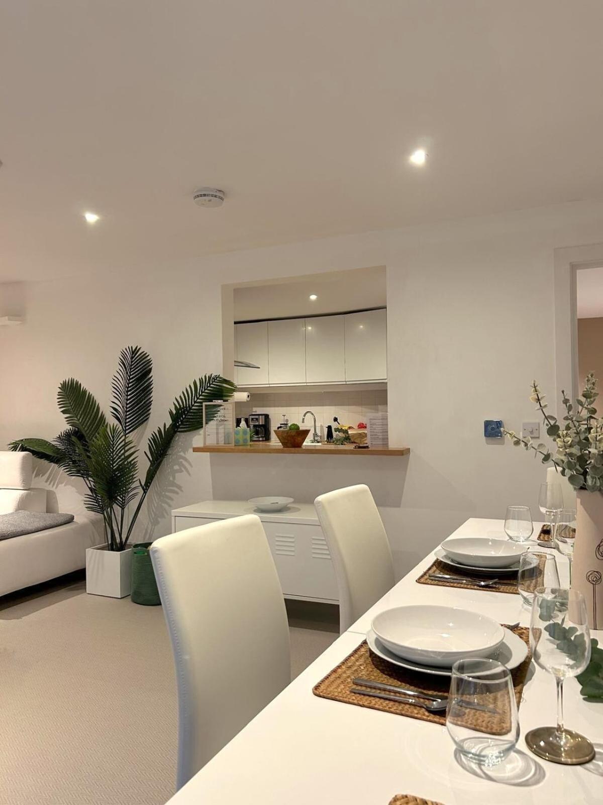 Leilighet Sophisticated 2 Bed Apartment, Hyde Park London