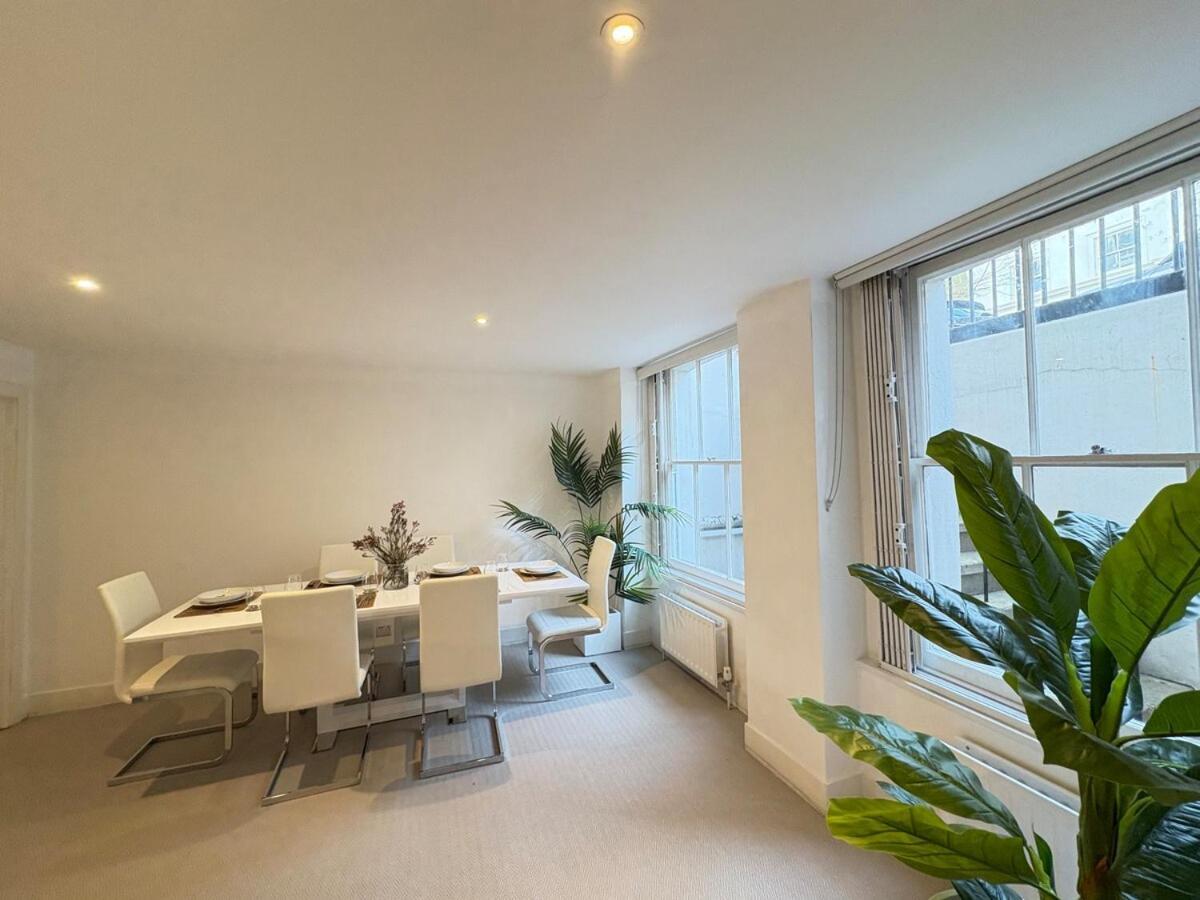 Sophisticated 2 Bed Apartment, Hyde Park * Londen