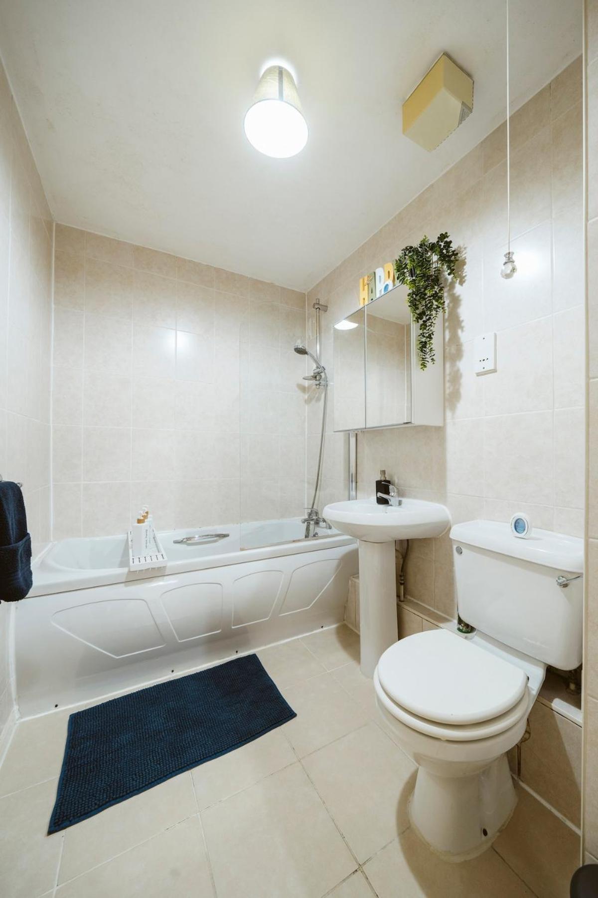 Apartment Cosy 2 Bdr Flat 5 Min To Excel Free Car Parking *