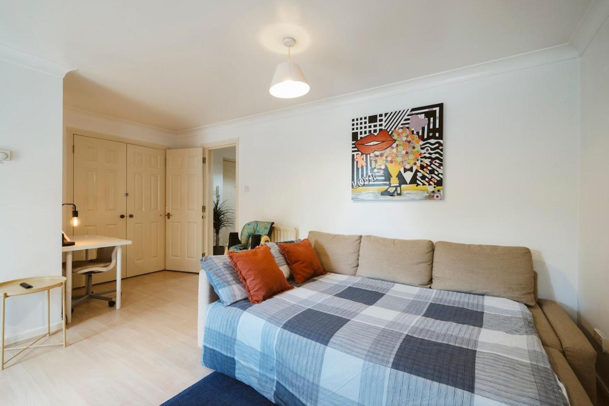 Cosy 2 Bdr Flat 5 Min To Excel Free Car Parking