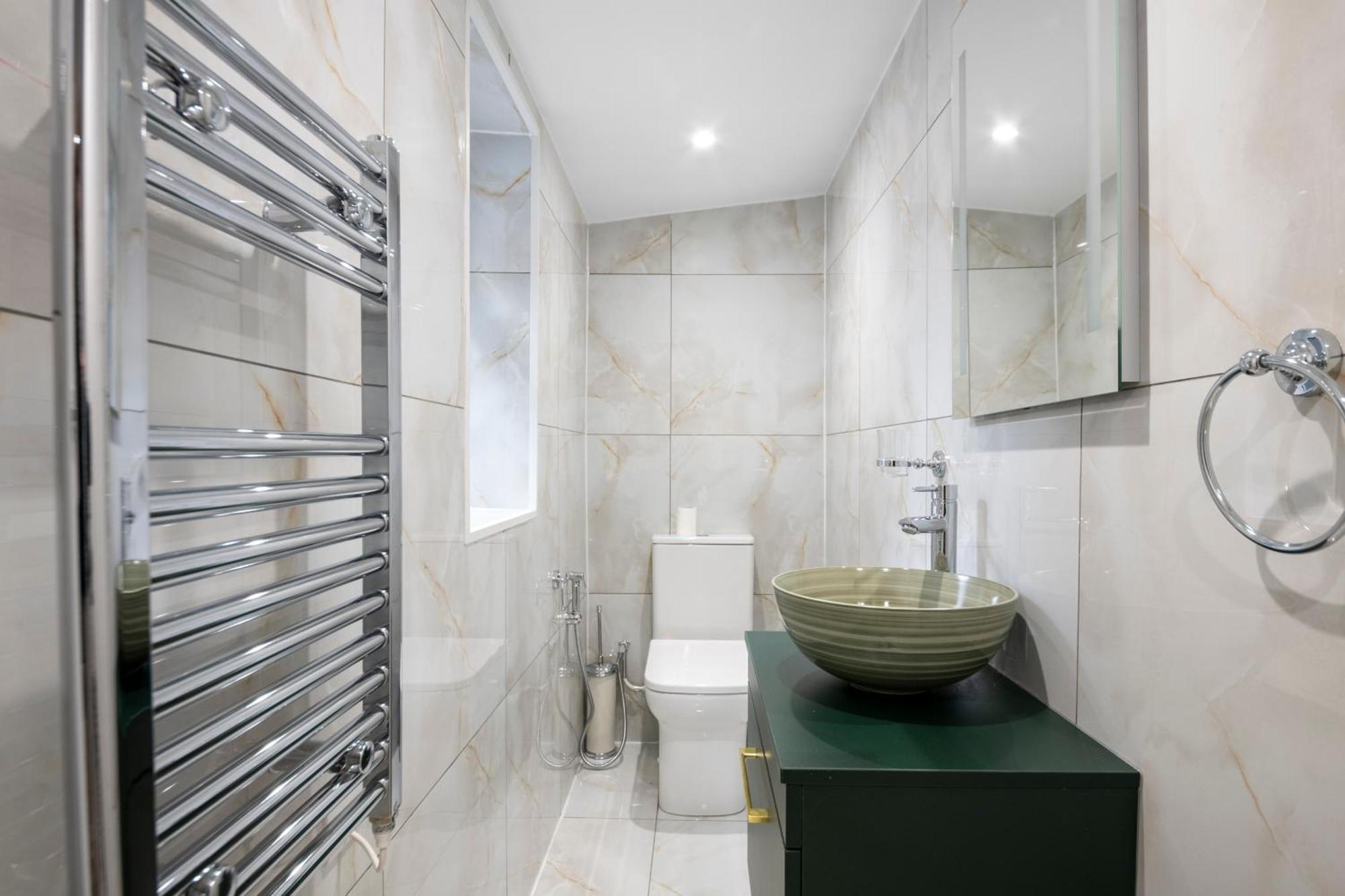 Holiday home Convenient In Greenwich By 53 Degrees Property, Ideal For Long Stays, Location! London