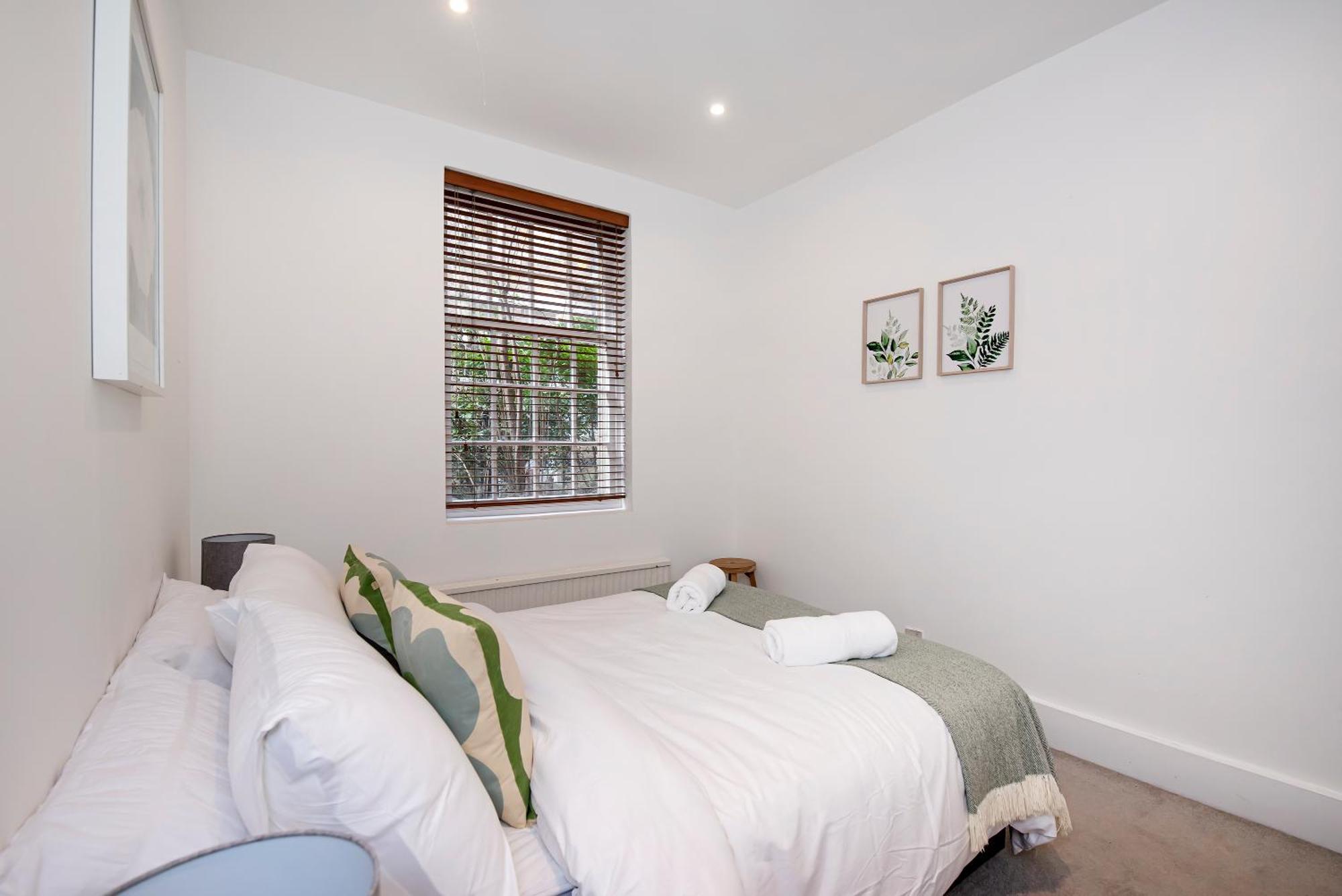 Notting Hill Large 3 Bed * London