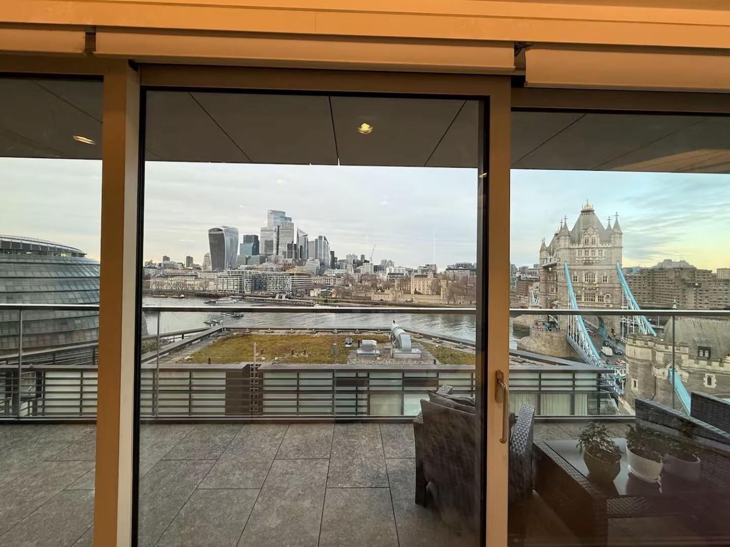 4m Pounds Luxury Tower Bridge Direct Views Sleeps 7 Apartment London