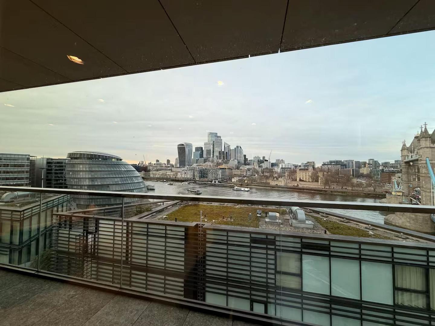4m Pounds Luxury Tower Bridge Direct Views Sleeps 7 Apartment *
