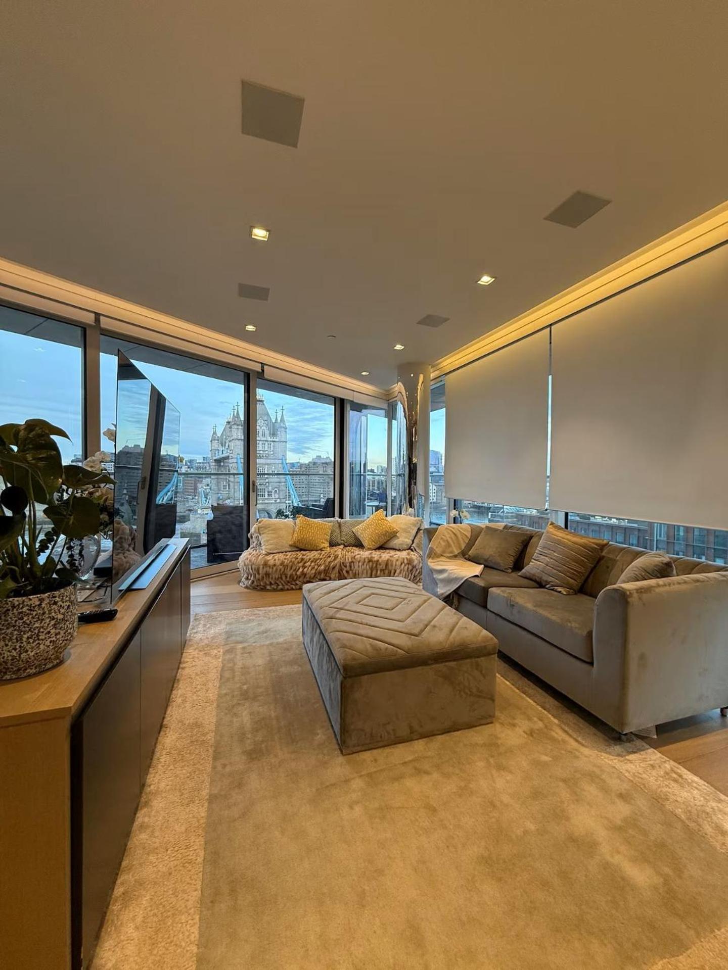 4m Pounds Luxury Tower Bridge Direct Views Sleeps 7 Apartment