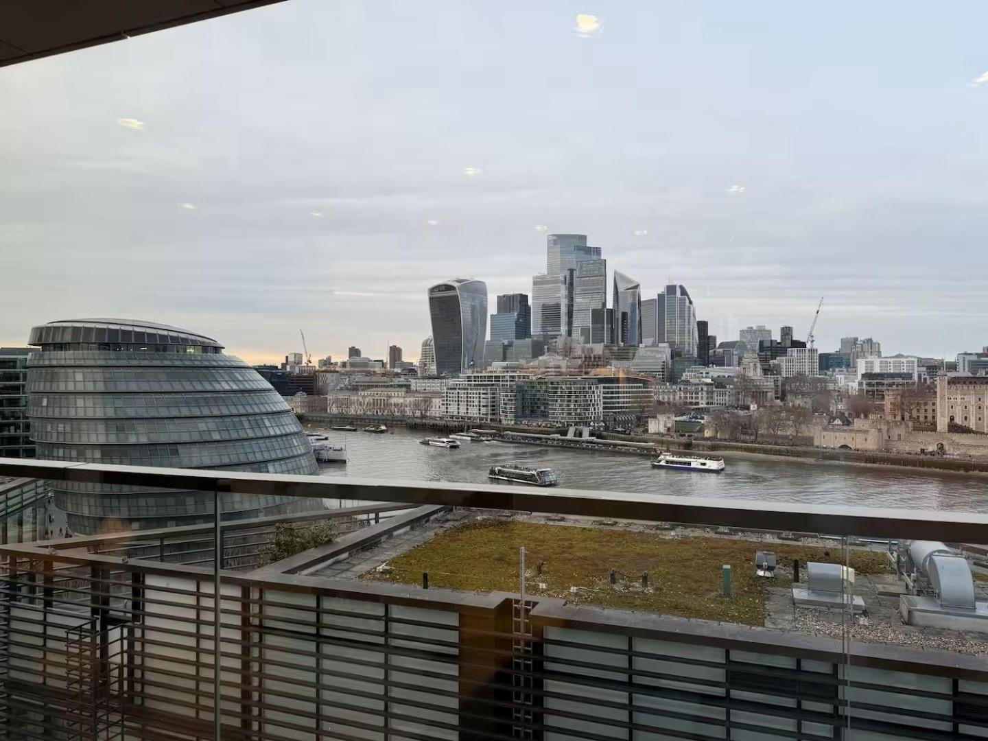 4m Pounds Luxury Tower Bridge Direct Views Sleeps 7 London