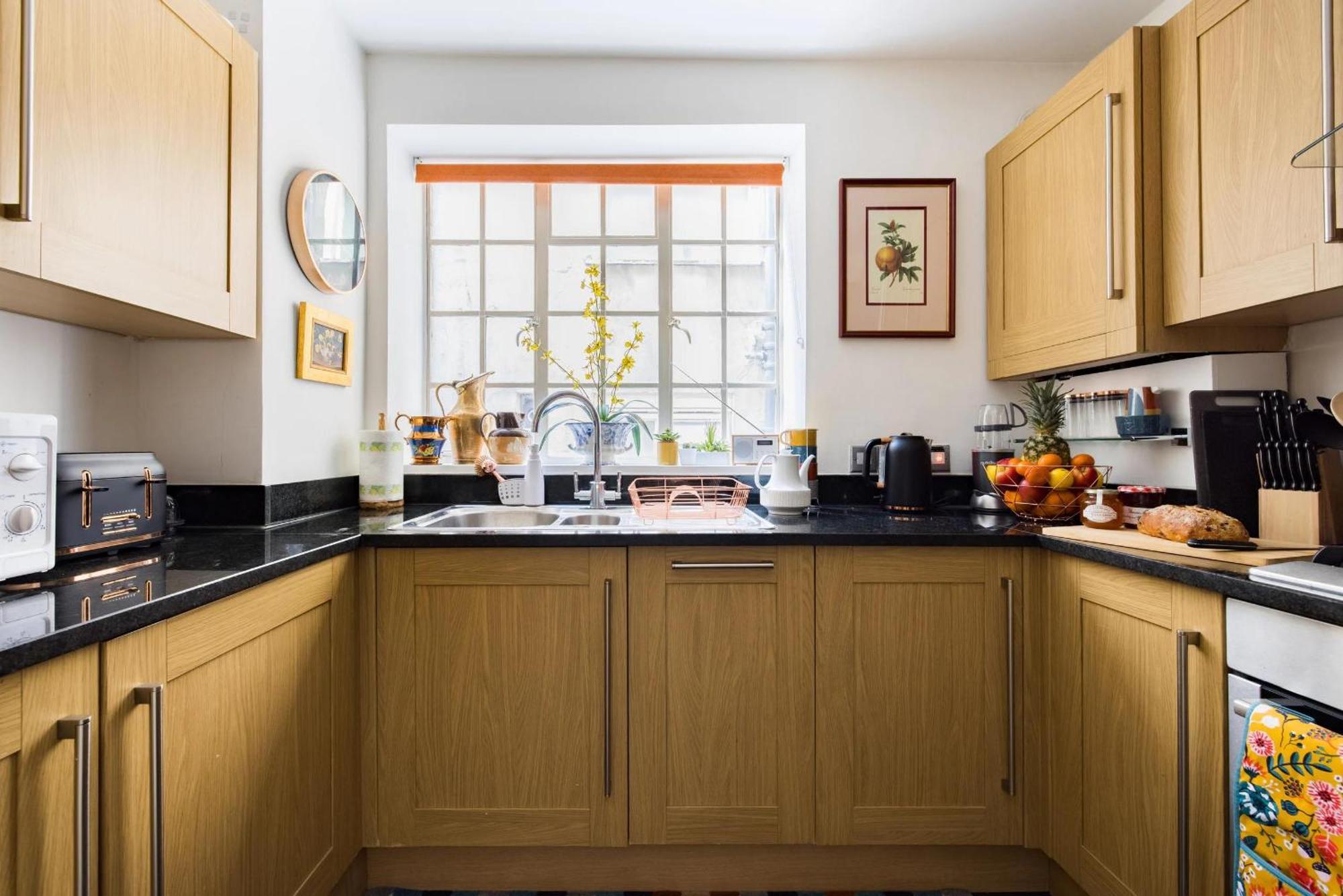 Mayfair W Ac 3-bed-5guests Berkeley Square Apartment
