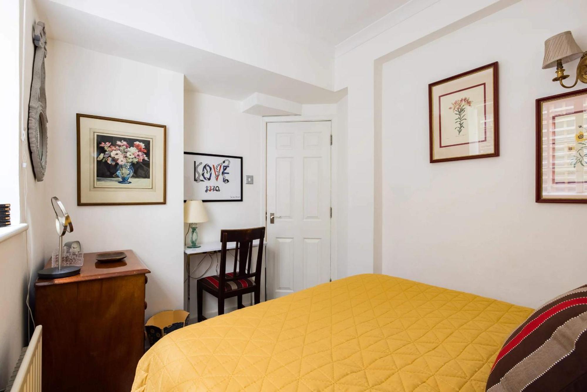 Mayfair W Ac 3-bed-5guests Berkeley Square Apartment London