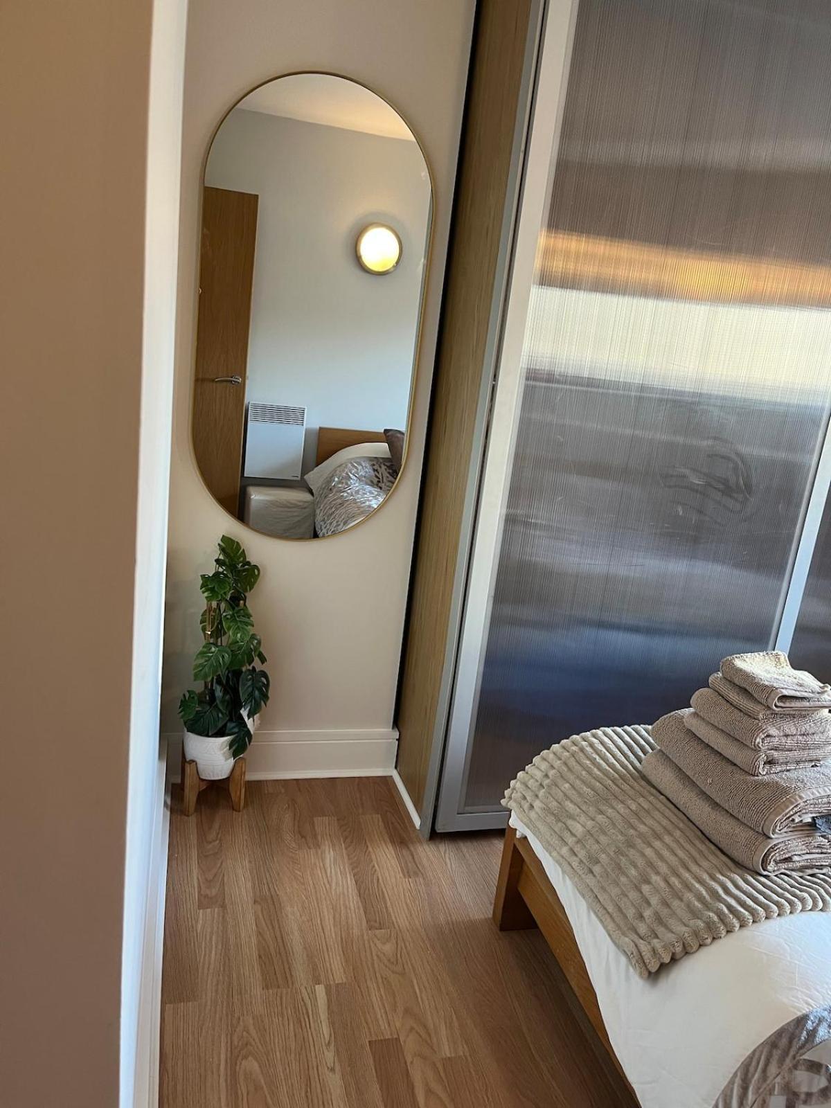 Apartment Limehouse Marina, Large 2 Bed London