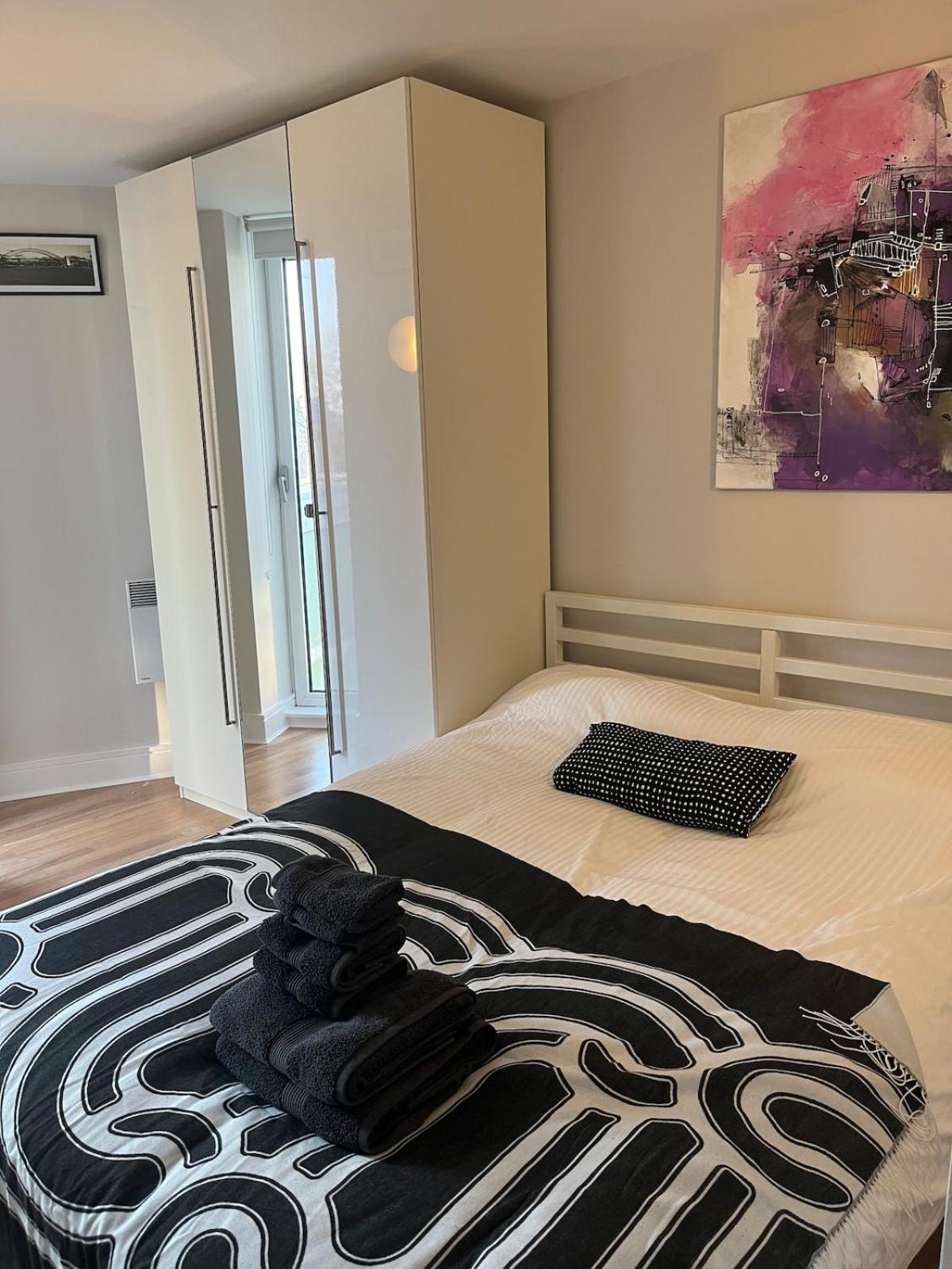 Apartment Limehouse Marina, Large 2 Bed *