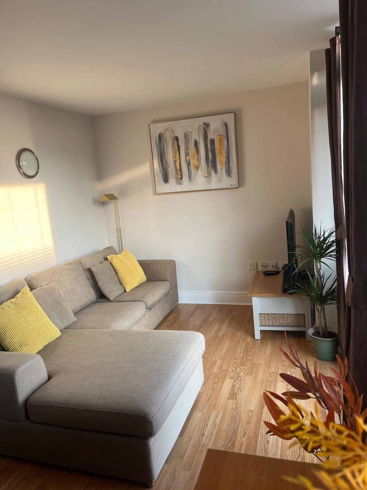 Limehouse Marina, Large 2 Bed